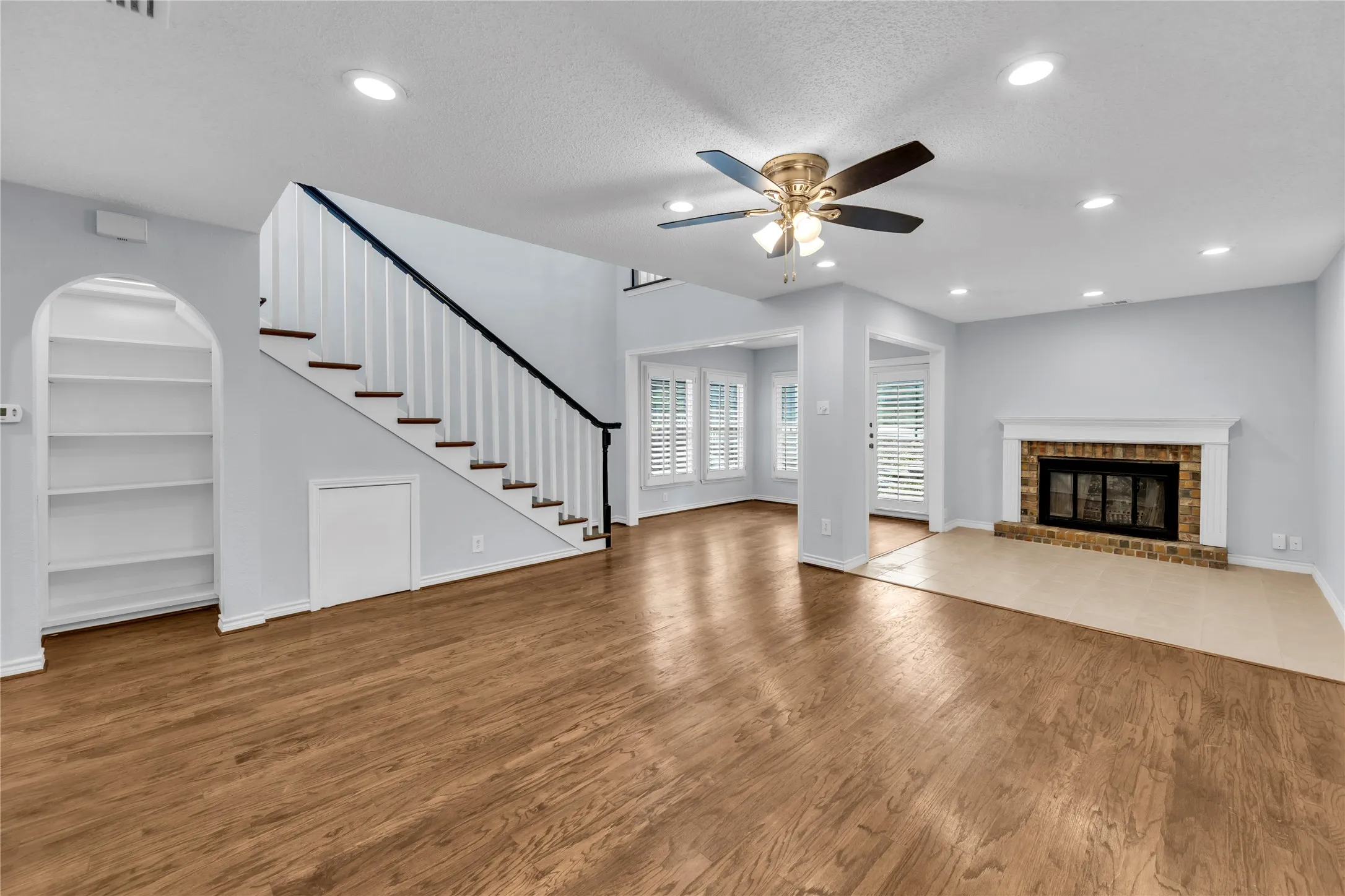 Townhouse For Rent in Rockwall County , 3109 Lakeside Drive, Rockwall, Texas 75087, 2 Bedroom, 2 Bathroom, 1 Garage spaces, 1,780 Sqft, built in 1976, mls#21350752, Real Estate Agent in Rockwall, Homes For Rent in Rockwall county, Homes For Rent in Rockwall, Realtor in Rockwall Texas, Real Estate Brokerage Independent Realty Texas, Luminita Cordes Realtor