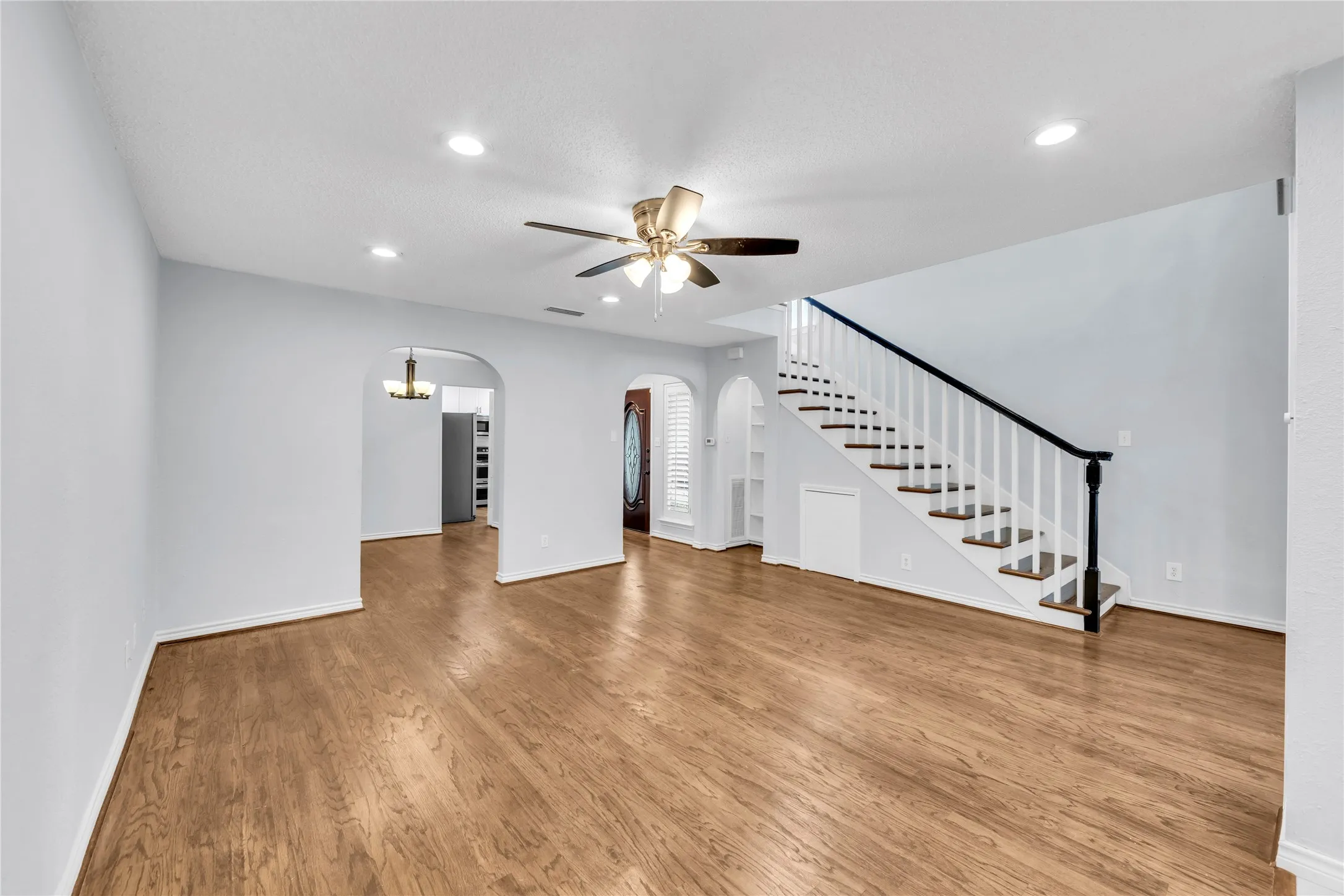 Townhouse For Rent in Rockwall County , 3109 Lakeside Drive, Rockwall, Texas 75087, 2 Bedroom, 2 Bathroom, 1 Garage spaces, 1,780 Sqft, built in 1976, mls#21350752, Real Estate Agent in Rockwall, Homes For Rent in Rockwall county, Homes For Rent in Rockwall, Realtor in Rockwall Texas, Real Estate Brokerage Independent Realty Texas, Luminita Cordes Realtor