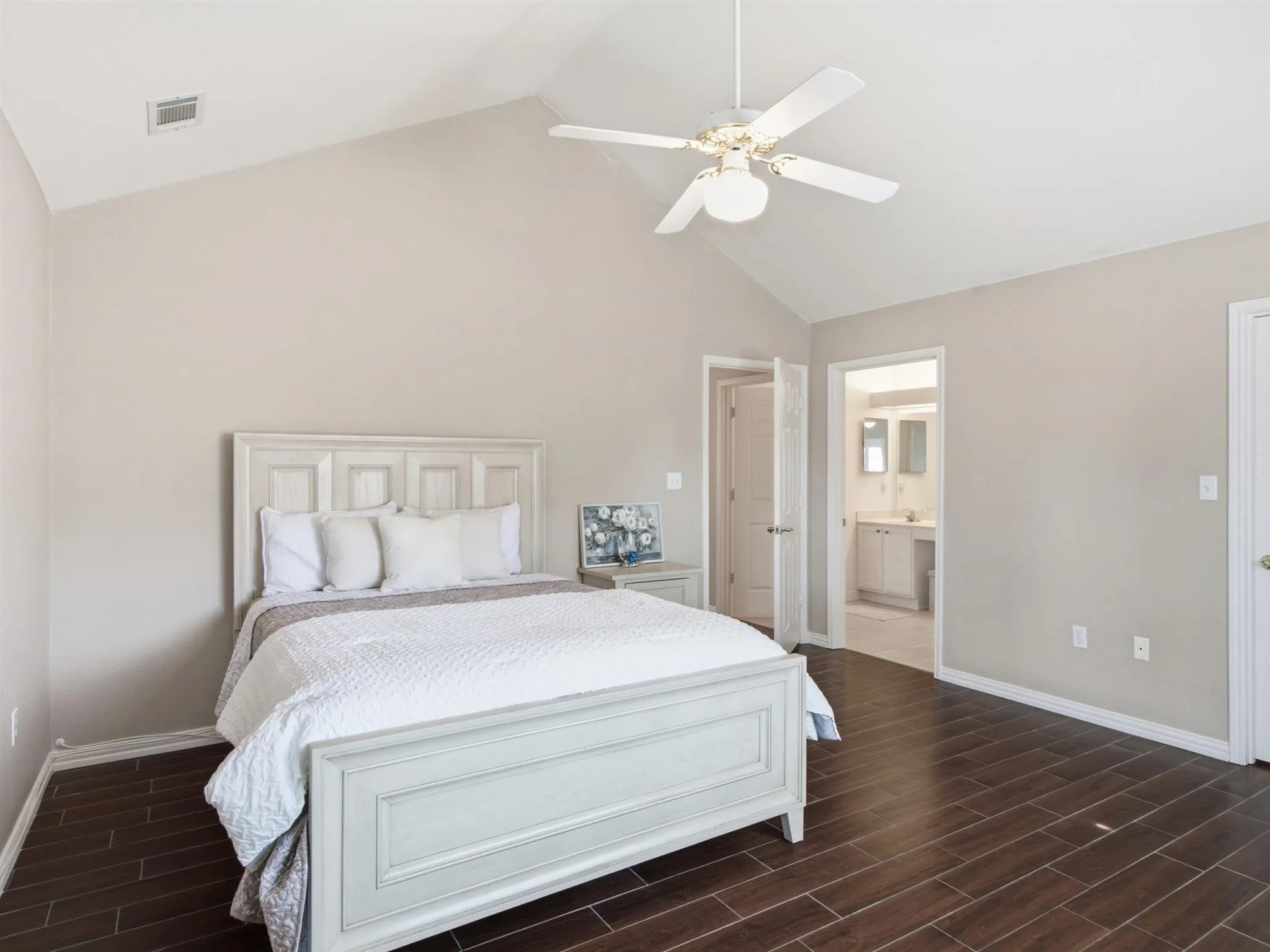 Condominium For Sale in Tarrant County , 2305 Jennifer Lane, Bedford, Texas 76021, 2 Bedroom, 2 Bathroom, 2 Garage spaces, 1,542 Sqft, built in 1999, mls#21350746, Real Estate Agent in Bedford, Homes For Sale in Tarrant county, Homes For Sale in Bedford, Realtor in Bedford Texas, Real Estate Brokerage Independent Realty Texas, Luminita Cordes Realtor