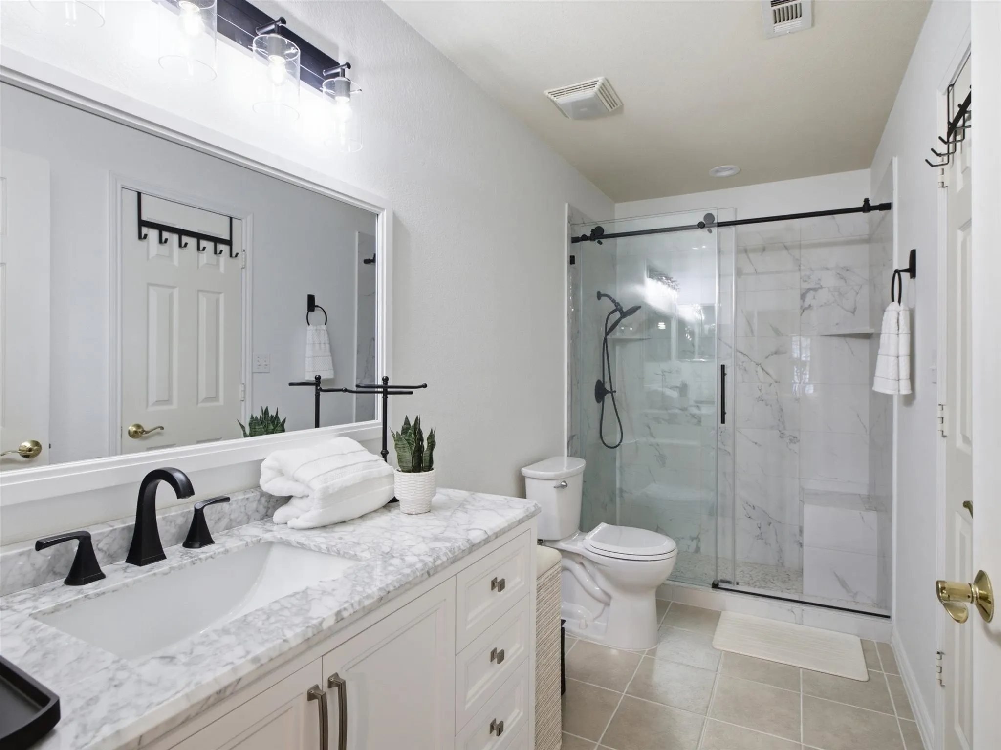 Condominium For Sale in Tarrant County , 2305 Jennifer Lane, Bedford, Texas 76021, 2 Bedroom, 2 Bathroom, 2 Garage spaces, 1,542 Sqft, built in 1999, mls#21350746, Real Estate Agent in Bedford, Homes For Sale in Tarrant county, Homes For Sale in Bedford, Realtor in Bedford Texas, Real Estate Brokerage Independent Realty Texas, Luminita Cordes Realtor