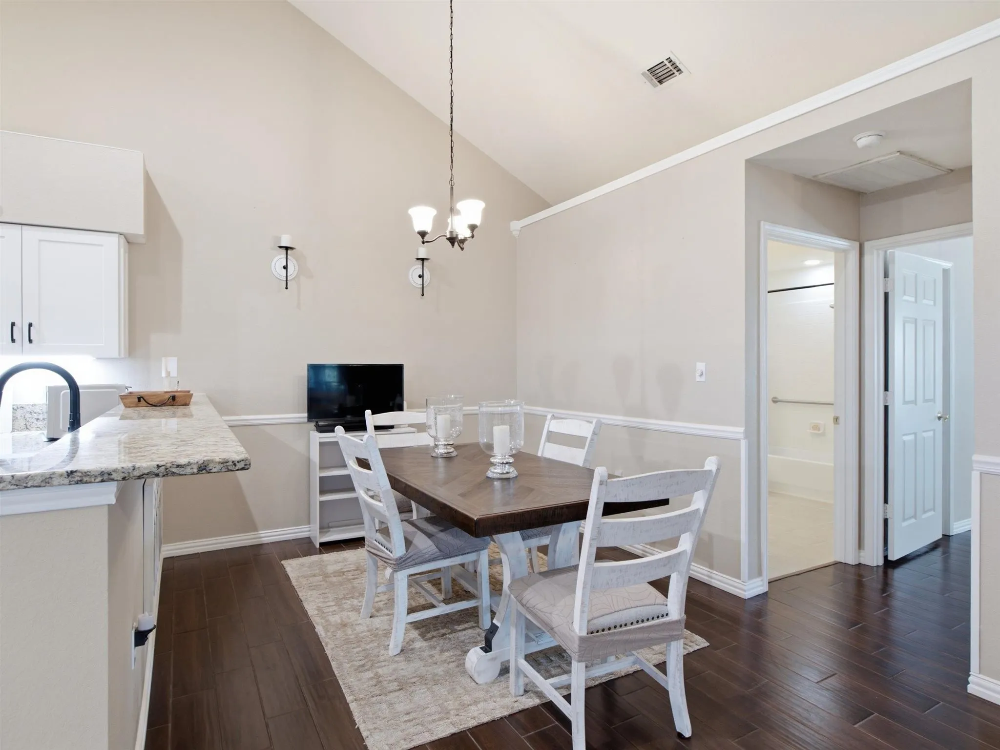 Condominium For Sale in Tarrant County , 2305 Jennifer Lane, Bedford, Texas 76021, 2 Bedroom, 2 Bathroom, 2 Garage spaces, 1,542 Sqft, built in 1999, mls#21350746, Real Estate Agent in Bedford, Homes For Sale in Tarrant county, Homes For Sale in Bedford, Realtor in Bedford Texas, Real Estate Brokerage Independent Realty Texas, Luminita Cordes Realtor