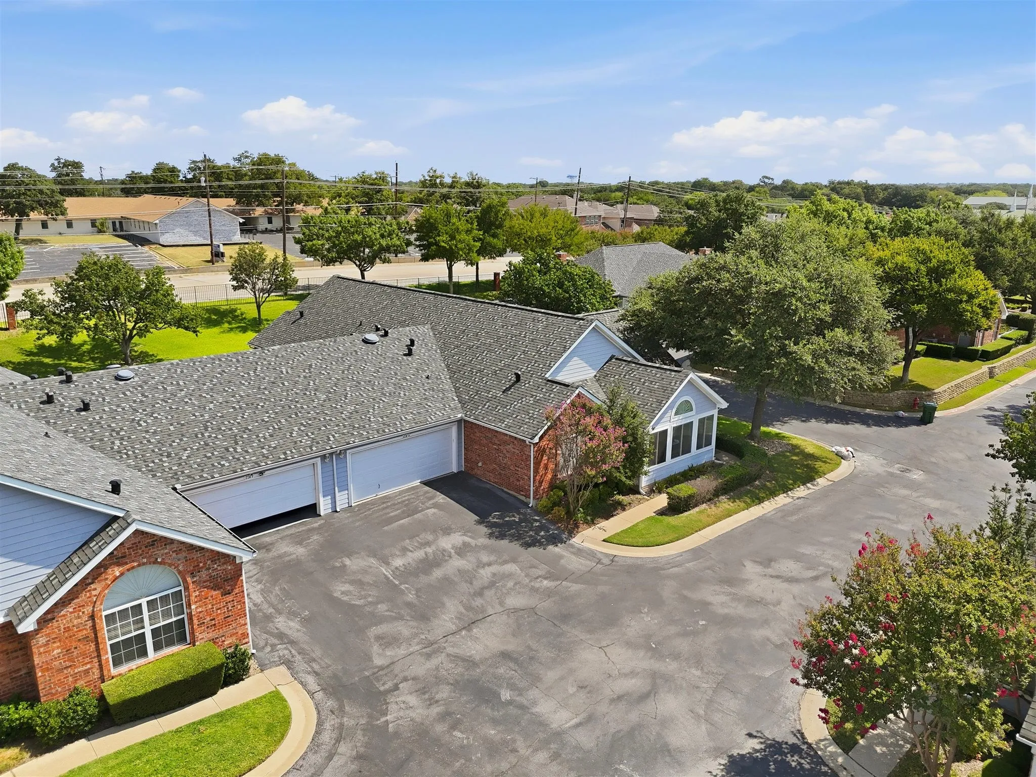 Condominium For Sale in Tarrant County , 2305 Jennifer Lane, Bedford, Texas 76021, 2 Bedroom, 2 Bathroom, 2 Garage spaces, 1,542 Sqft, built in 1999, mls#21350746, Real Estate Agent in Bedford, Homes For Sale in Tarrant county, Homes For Sale in Bedford, Realtor in Bedford Texas, Real Estate Brokerage Independent Realty Texas, Luminita Cordes Realtor