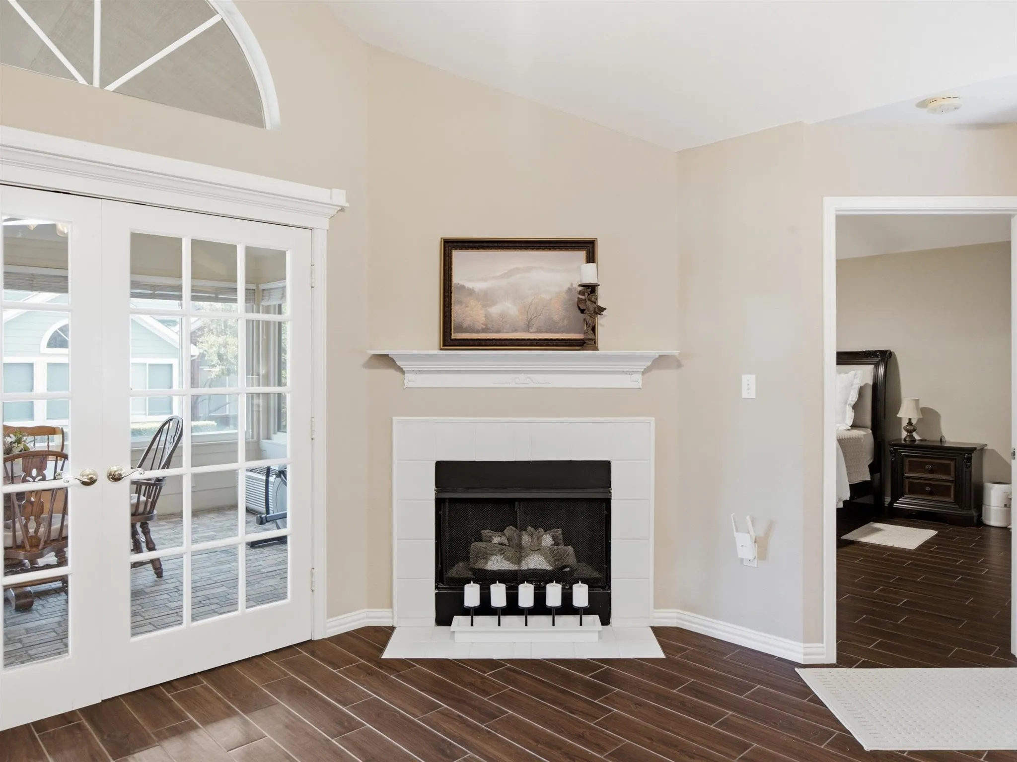 Condominium For Sale in Tarrant County , 2305 Jennifer Lane, Bedford, Texas 76021, 2 Bedroom, 2 Bathroom, 2 Garage spaces, 1,542 Sqft, built in 1999, mls#21350746, Real Estate Agent in Bedford, Homes For Sale in Tarrant county, Homes For Sale in Bedford, Realtor in Bedford Texas, Real Estate Brokerage Independent Realty Texas, Luminita Cordes Realtor