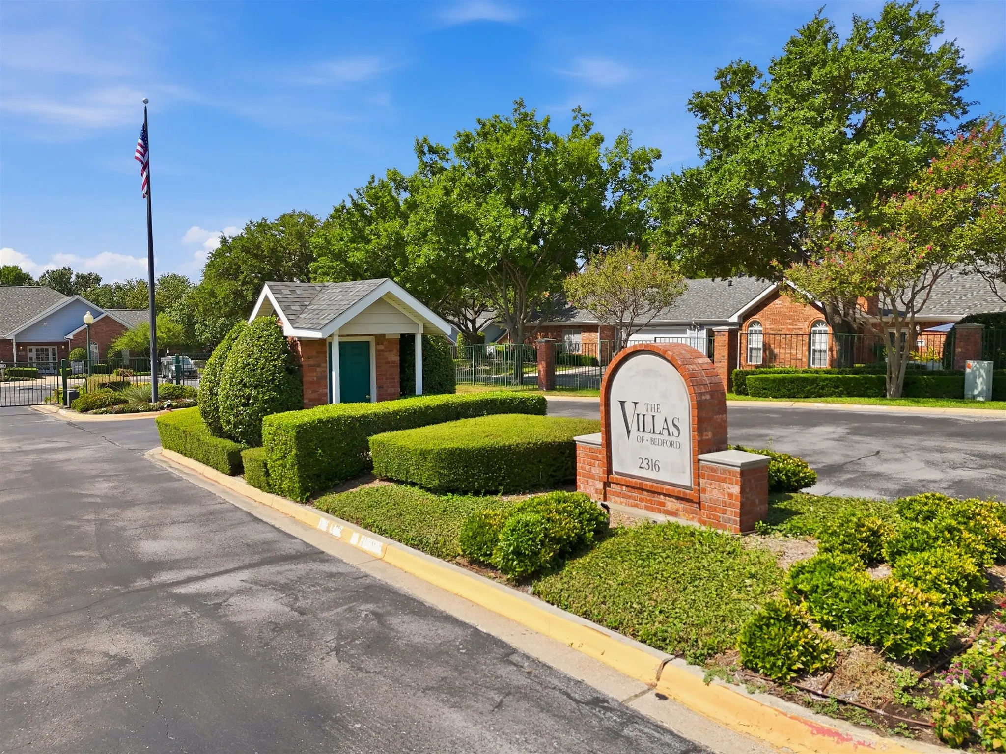 Condominium For Sale in Tarrant County , 2305 Jennifer Lane, Bedford, Texas 76021, 2 Bedroom, 2 Bathroom, 2 Garage spaces, 1,542 Sqft, built in 1999, mls#21350746, Real Estate Agent in Bedford, Homes For Sale in Tarrant county, Homes For Sale in Bedford, Realtor in Bedford Texas, Real Estate Brokerage Independent Realty Texas, Luminita Cordes Realtor
