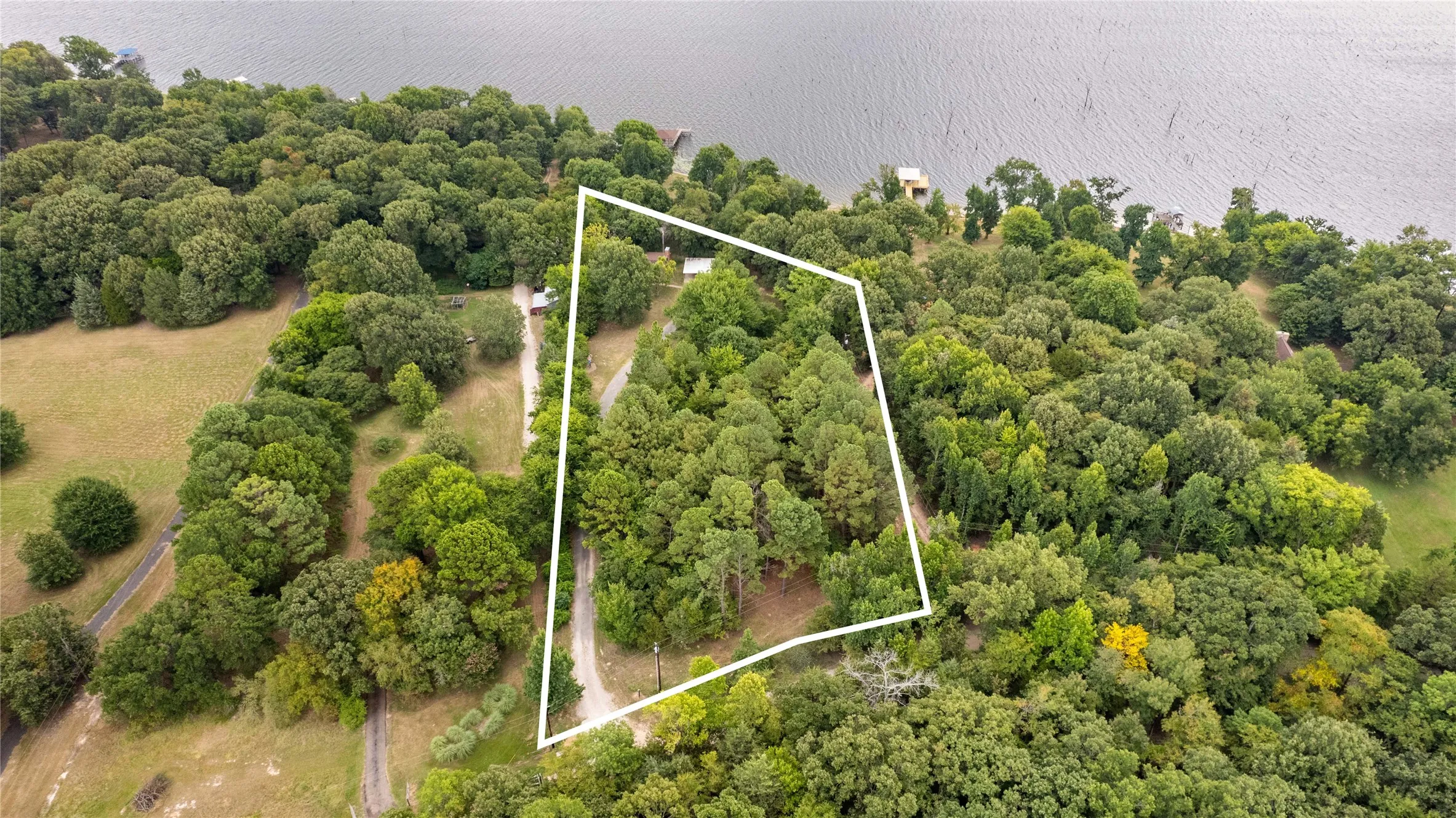 Single Family Residence For Sale in Wood County , 680 Private Rd 5860, Yantis, Texas 75497, 3 Bedroom, 2 Bathroom, 1 Garage spaces, 1,677 Sqft, built in 1990, mls#21350627, Real Estate Agent in Yantis, Homes For Sale in Wood county, Homes For Sale in Yantis, Realtor in Yantis Texas, Real Estate Brokerage Independent Realty Texas, Luminita Cordes Realtor