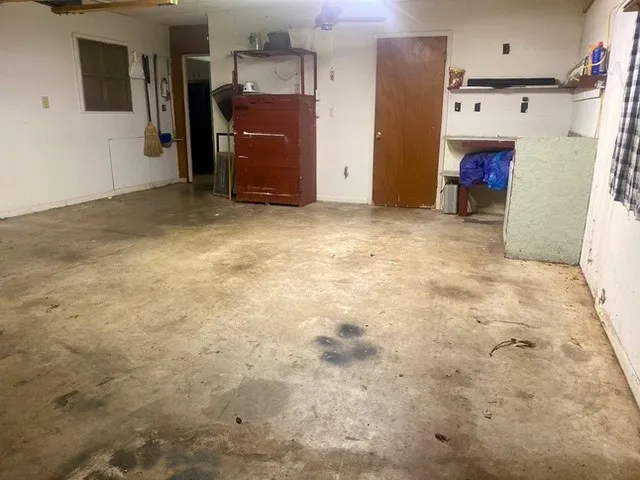 Single Family Residence For Rent in Burnet County , 720 N West Street, Burnet, Texas 78611, 2 Bedroom, 2 Bathroom, 1 Garage spaces, 1,668 Sqft, built in 1969, mls#21350784, Real Estate Agent in Burnet, Homes For Rent in Burnet county, Homes For Rent in Burnet, Realtor in Burnet Texas, Real Estate Brokerage Independent Realty Texas, Luminita Cordes Realtor