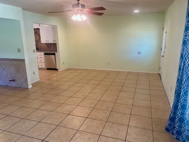 Single Family Residence For Rent in Burnet County , 720 N West Street, Burnet, Texas 78611, 2 Bedroom, 2 Bathroom, 1 Garage spaces, 1,668 Sqft, built in 1969, mls#21350784, Real Estate Agent in Burnet, Homes For Rent in Burnet county, Homes For Rent in Burnet, Realtor in Burnet Texas, Real Estate Brokerage Independent Realty Texas, Luminita Cordes Realtor
