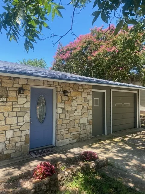 Single Family Residence For Rent in Burnet County , 720 N West Street, Burnet, Texas 78611, 2 Bedroom, 2 Bathroom, 1 Garage spaces, 1,668 Sqft, built in 1969, mls#21350784, Real Estate Agent in Burnet, Homes For Rent in Burnet county, Homes For Rent in Burnet, Realtor in Burnet Texas, Real Estate Brokerage Independent Realty Texas, Luminita Cordes Realtor