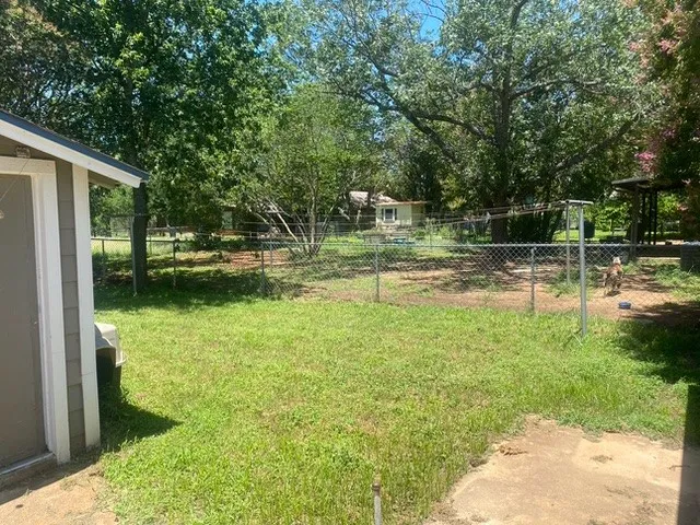Single Family Residence For Rent in Burnet County , 720 N West Street, Burnet, Texas 78611, 2 Bedroom, 2 Bathroom, 1 Garage spaces, 1,668 Sqft, built in 1969, mls#21350784, Real Estate Agent in Burnet, Homes For Rent in Burnet county, Homes For Rent in Burnet, Realtor in Burnet Texas, Real Estate Brokerage Independent Realty Texas, Luminita Cordes Realtor