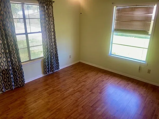 Single Family Residence For Rent in Burnet County , 720 N West Street, Burnet, Texas 78611, 2 Bedroom, 2 Bathroom, 1 Garage spaces, 1,668 Sqft, built in 1969, mls#21350784, Real Estate Agent in Burnet, Homes For Rent in Burnet county, Homes For Rent in Burnet, Realtor in Burnet Texas, Real Estate Brokerage Independent Realty Texas, Luminita Cordes Realtor