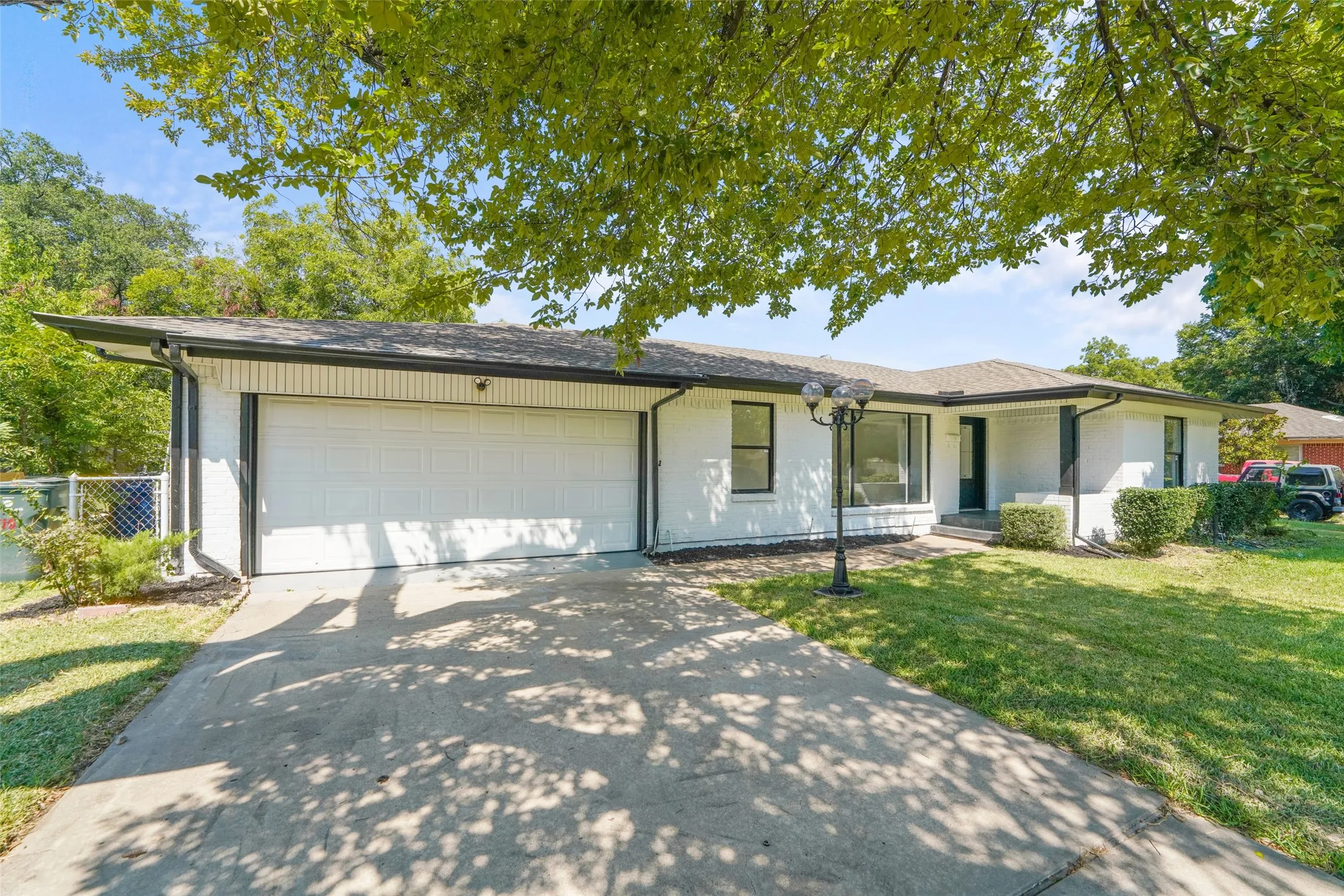Single Family Residence For Sale in Dallas County , 1710 patricia, Garland, Texas 75042, 3 Bedroom, 2 Bathroom, 2 Garage spaces, 1,332 Sqft, built in 1953, mls#21350785, Real Estate Agent in Garland, Homes For Sale in Dallas county, Homes For Sale in Garland, Realtor in Garland Texas, Real Estate Brokerage Independent Realty Texas, Luminita Cordes Realtor