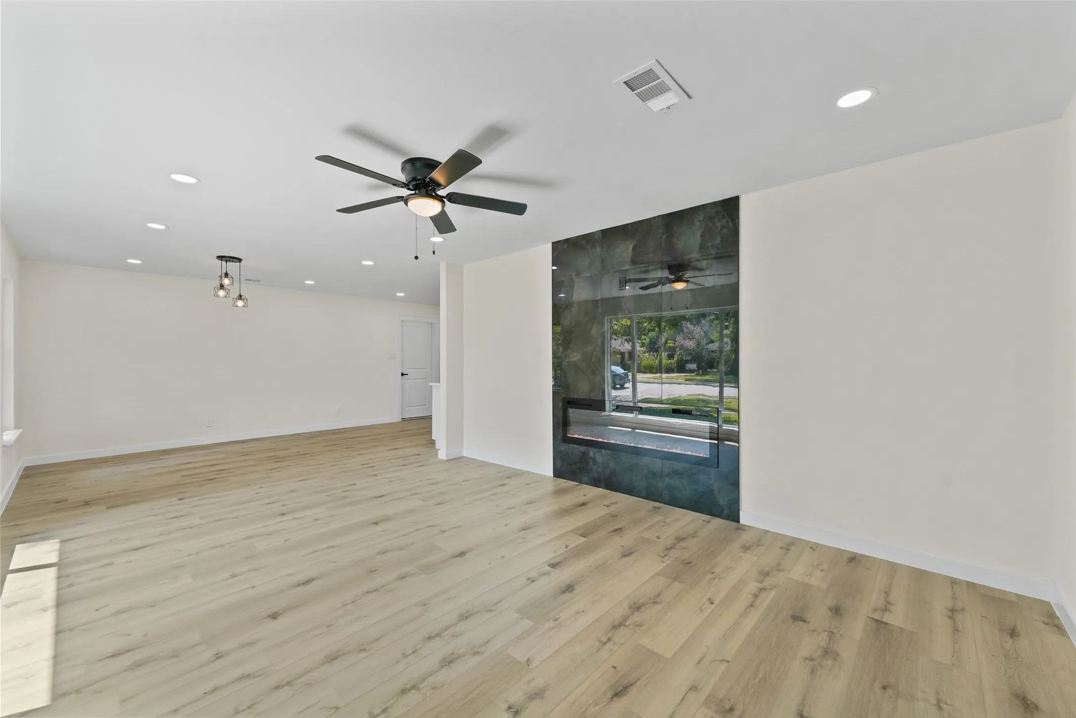 Single Family Residence For Sale in Dallas County , 1710 patricia, Garland, Texas 75042, 3 Bedroom, 2 Bathroom, 2 Garage spaces, 1,332 Sqft, built in 1953, mls#21350785, Real Estate Agent in Garland, Homes For Sale in Dallas county, Homes For Sale in Garland, Realtor in Garland Texas, Real Estate Brokerage Independent Realty Texas, Luminita Cordes Realtor