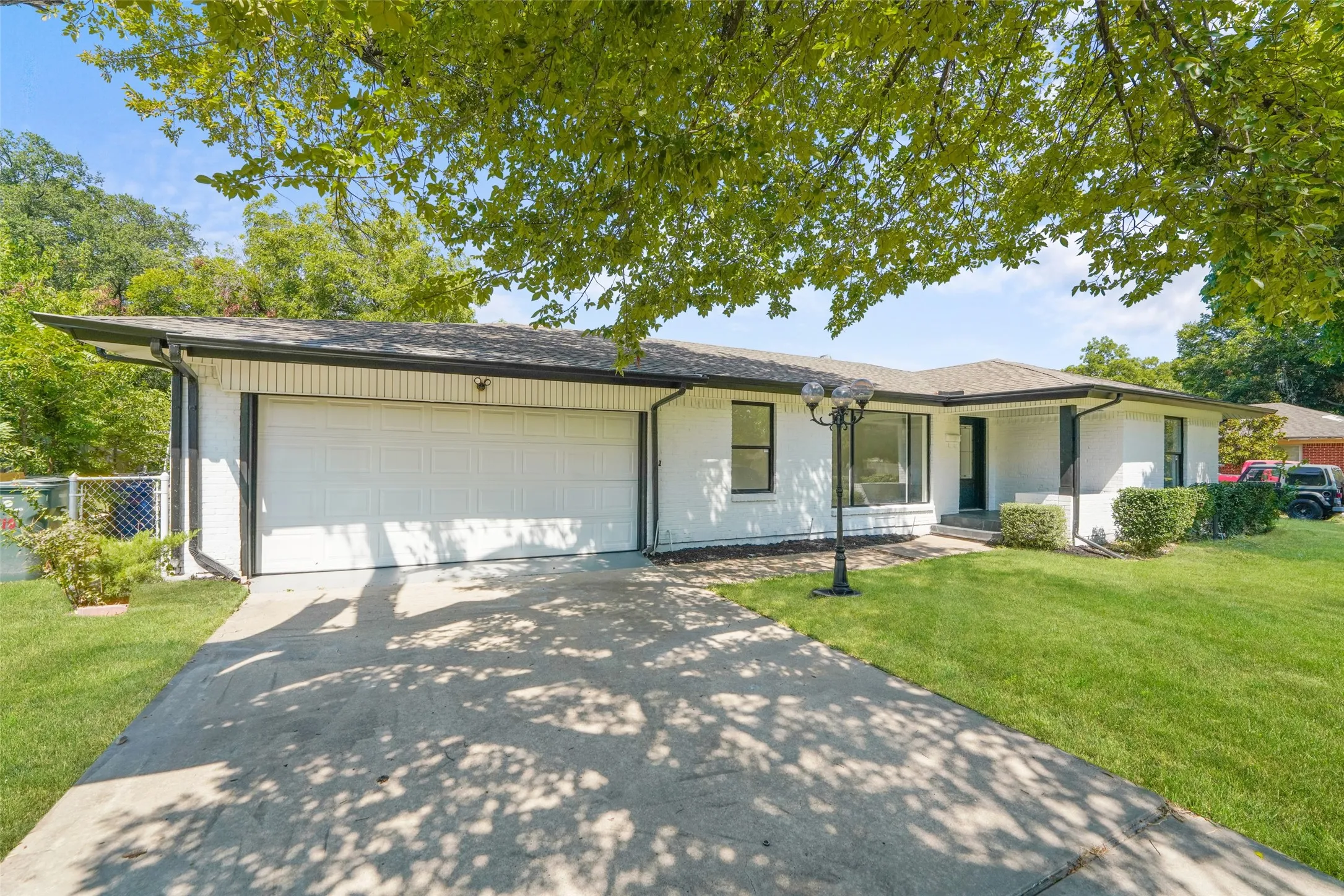 Single Family Residence For Sale in Dallas County , 1710 patricia, Garland, Texas 75042, 3 Bedroom, 2 Bathroom, 2 Garage spaces, 1,332 Sqft, built in 1953, mls#21350785, Real Estate Agent in Garland, Homes For Sale in Dallas county, Homes For Sale in Garland, Realtor in Garland Texas, Real Estate Brokerage Independent Realty Texas, Luminita Cordes Realtor