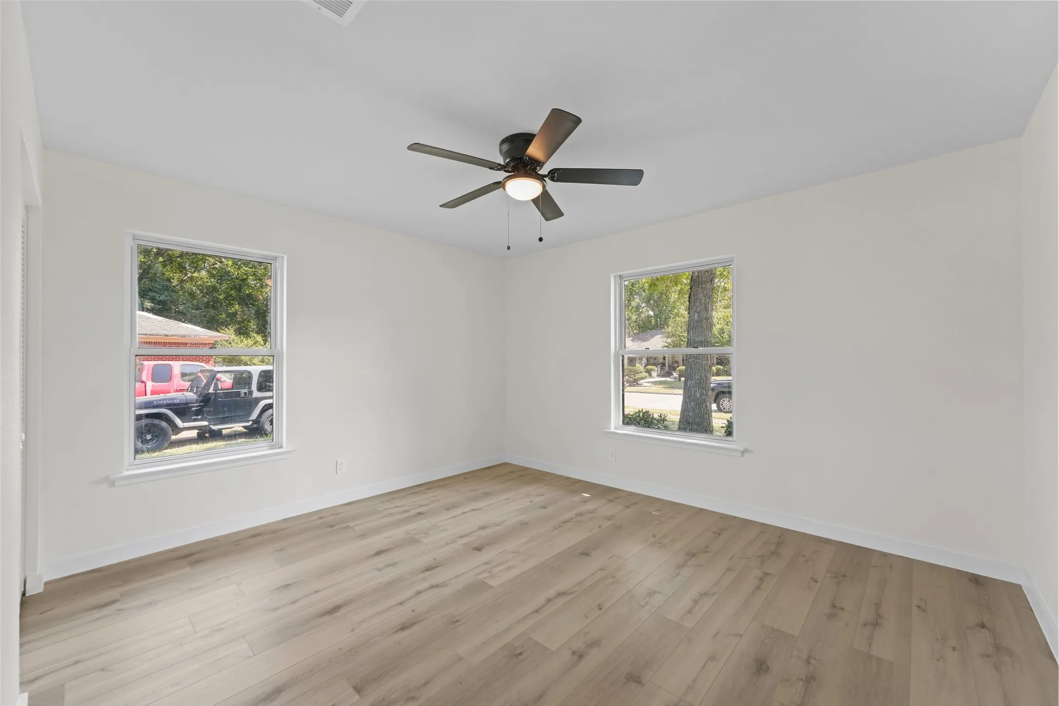 Single Family Residence For Sale in Dallas County , 1710 patricia, Garland, Texas 75042, 3 Bedroom, 2 Bathroom, 2 Garage spaces, 1,332 Sqft, built in 1953, mls#21350785, Real Estate Agent in Garland, Homes For Sale in Dallas county, Homes For Sale in Garland, Realtor in Garland Texas, Real Estate Brokerage Independent Realty Texas, Luminita Cordes Realtor
