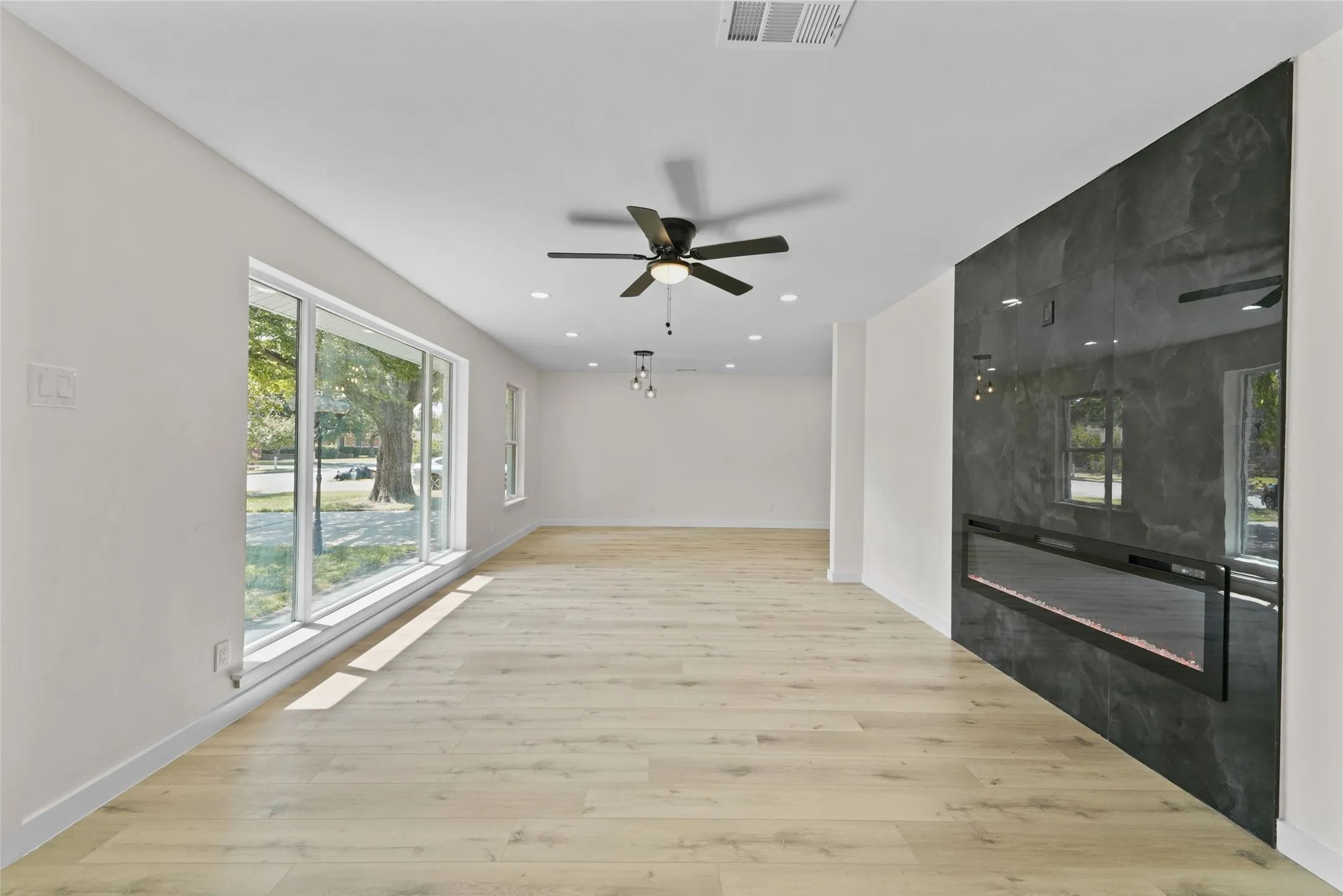 Single Family Residence For Sale in Dallas County , 1710 patricia, Garland, Texas 75042, 3 Bedroom, 2 Bathroom, 2 Garage spaces, 1,332 Sqft, built in 1953, mls#21350785, Real Estate Agent in Garland, Homes For Sale in Dallas county, Homes For Sale in Garland, Realtor in Garland Texas, Real Estate Brokerage Independent Realty Texas, Luminita Cordes Realtor