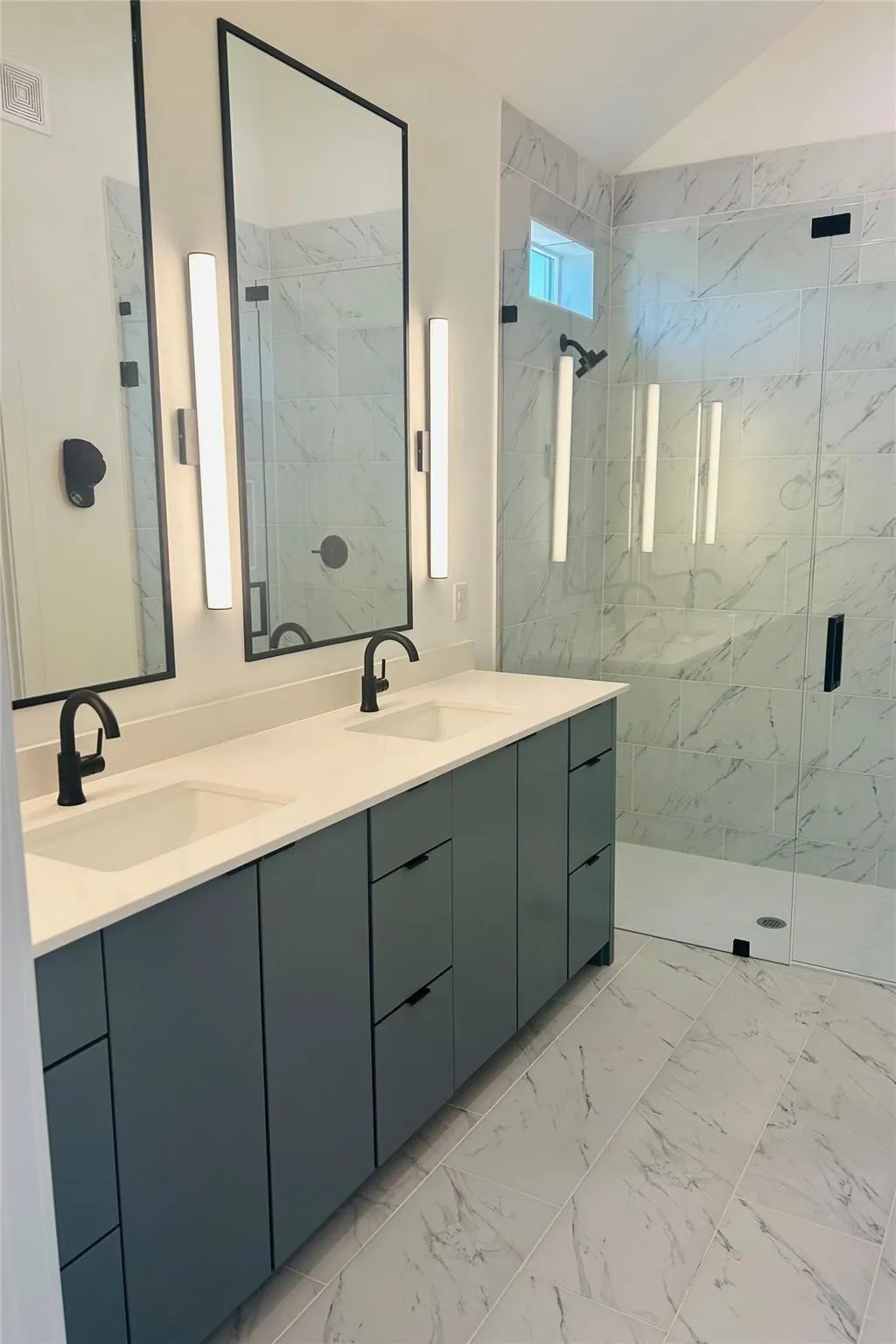 Townhouse For Rent in Dallas County , 2915 Lucas 105, Dallas, Texas 75219, 2 Bedroom, 3 Bathroom, 2 Garage spaces, 1,766 Sqft, built in 2023, mls#21349067, Real Estate Agent in Dallas, Homes For Rent in Dallas county, Homes For Rent in Dallas, Realtor in Dallas Texas, Real Estate Brokerage Independent Realty Texas, Luminita Cordes Realtor