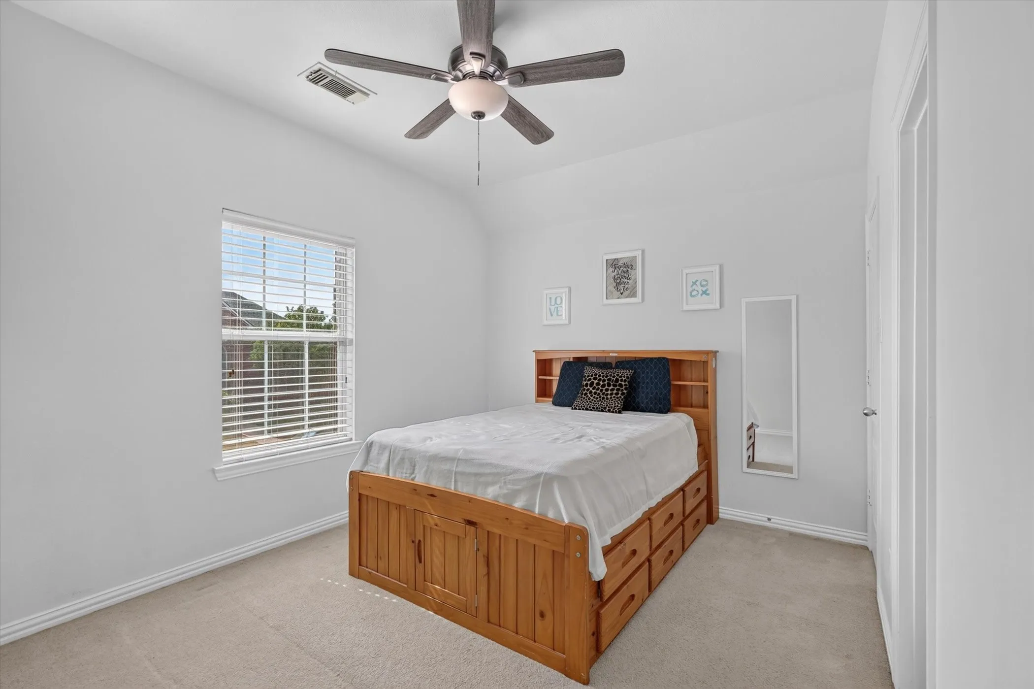 Single Family Residence For Rent in Collin County , 822 Shadybrook Drive, Murphy, Texas 75094, 5 Bedroom, 5 Bathroom, 2 Garage spaces, 3,738 Sqft, built in 2003, mls#21347423, Real Estate Agent in Murphy, Homes For Rent in Collin county, Homes For Rent in Murphy, Realtor in Murphy Texas, Real Estate Brokerage Independent Realty Texas, Luminita Cordes Realtor