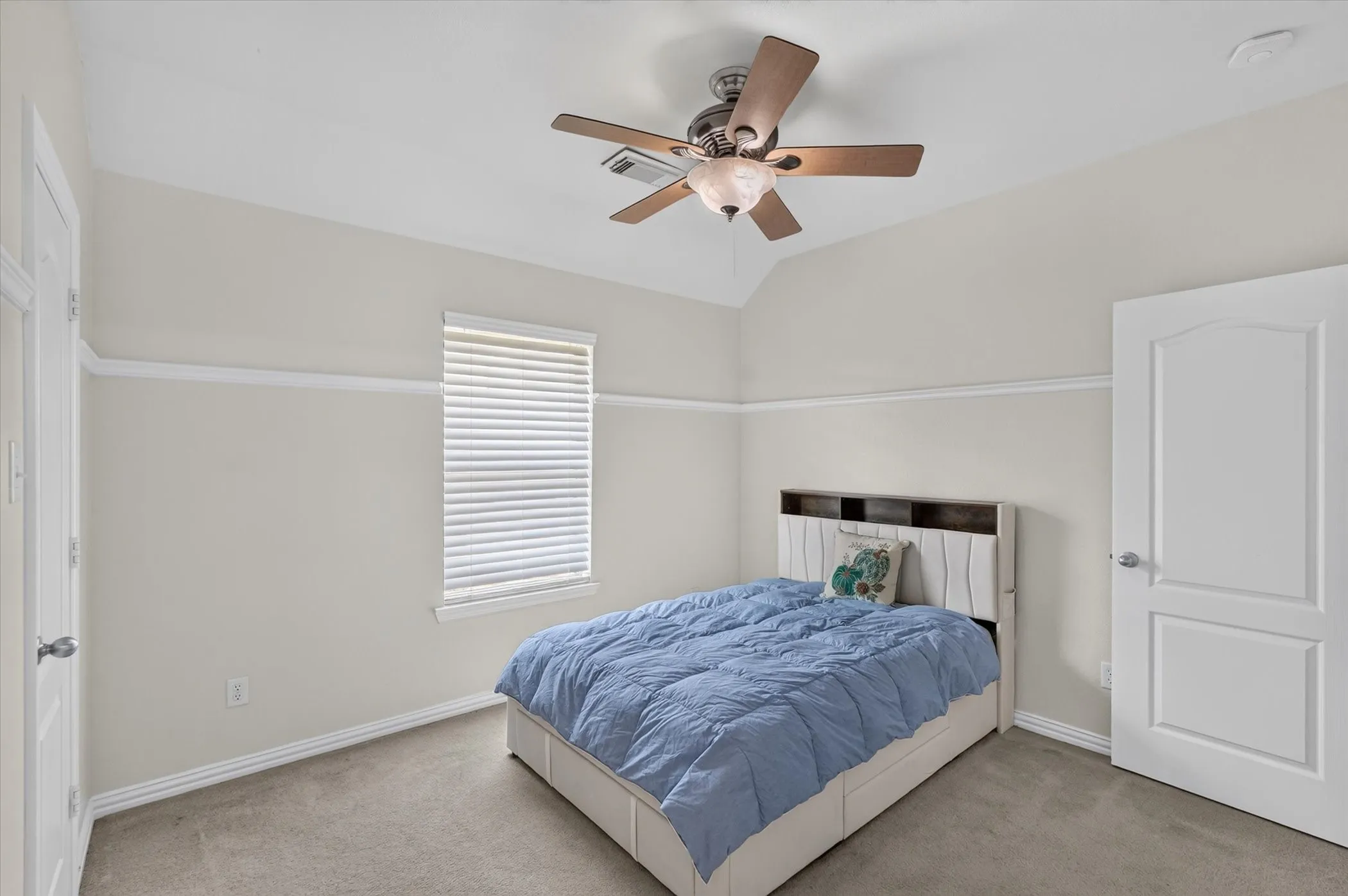 Single Family Residence For Rent in Collin County , 822 Shadybrook Drive, Murphy, Texas 75094, 5 Bedroom, 5 Bathroom, 2 Garage spaces, 3,738 Sqft, built in 2003, mls#21347423, Real Estate Agent in Murphy, Homes For Rent in Collin county, Homes For Rent in Murphy, Realtor in Murphy Texas, Real Estate Brokerage Independent Realty Texas, Luminita Cordes Realtor