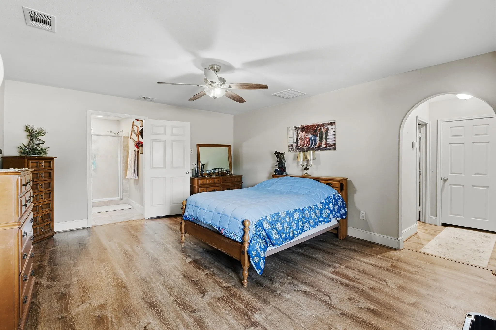 Single Family Residence For Sale in Grayson County , 2474 Mc Connell Road, Gunter, Texas 75058, 3 Bedroom, 3 Bathroom, 3 Garage spaces, 3,191 Sqft, built in 2003, mls#21350763, Real Estate Agent in Gunter, Homes For Sale in Grayson county, Homes For Sale in Gunter, Realtor in Gunter Texas, Real Estate Brokerage Independent Realty Texas, Luminita Cordes Realtor