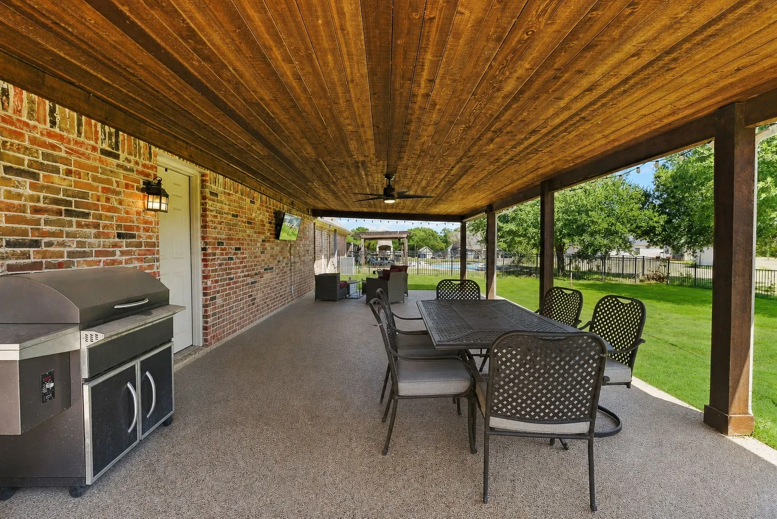 Single Family Residence For Sale in Grayson County , 2474 Mc Connell Road, Gunter, Texas 75058, 3 Bedroom, 3 Bathroom, 3 Garage spaces, 3,191 Sqft, built in 2003, mls#21350763, Real Estate Agent in Gunter, Homes For Sale in Grayson county, Homes For Sale in Gunter, Realtor in Gunter Texas, Real Estate Brokerage Independent Realty Texas, Luminita Cordes Realtor