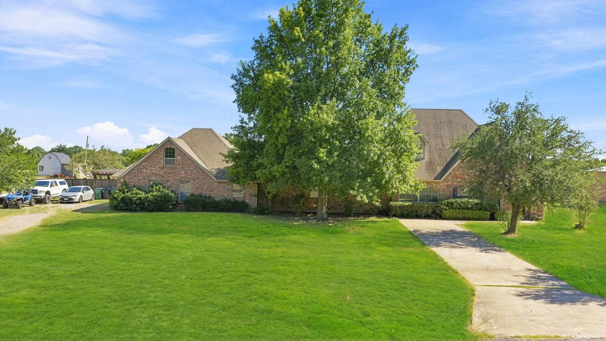 Single Family Residence For Sale in Grayson County , 2474 Mc Connell Road, Gunter, Texas 75058, 3 Bedroom, 3 Bathroom, 3 Garage spaces, 3,191 Sqft, built in 2003, mls#21350763, Real Estate Agent in Gunter, Homes For Sale in Grayson county, Homes For Sale in Gunter, Realtor in Gunter Texas, Real Estate Brokerage Independent Realty Texas, Luminita Cordes Realtor