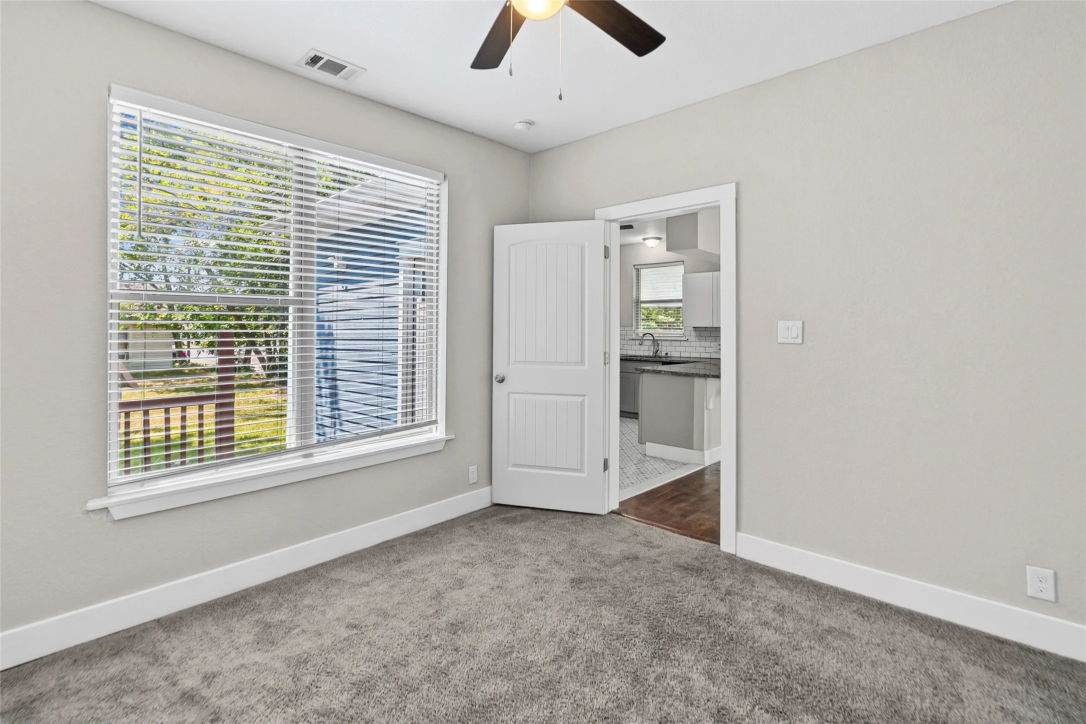Single Family Residence For Sale in Fannin County , 419 W 5th Street, Bonham, Texas 75418, 3 Bedroom, 2 Bathroom, Garage spaces, 1,444 Sqft, built in 1920, mls#21349602, Real Estate Agent in Bonham, Homes For Sale in Fannin county, Homes For Sale in Bonham, Realtor in Bonham Texas, Real Estate Brokerage Independent Realty Texas, Luminita Cordes Realtor
