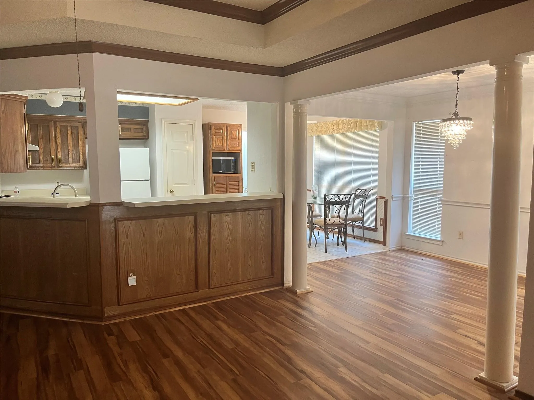 Single Family Residence For Rent in Tarrant County , 7640 Grassland Drive, Fort Worth, Texas 76133, 3 Bedroom, 2 Bathroom, 2 Garage spaces, 1,435 Sqft, built in 1986, mls#21350800, Real Estate Agent in Fort Worth, Homes For Rent in Tarrant county, Homes For Rent in Fort Worth, Realtor in Fort Worth Texas, Real Estate Brokerage Independent Realty Texas, Luminita Cordes Realtor