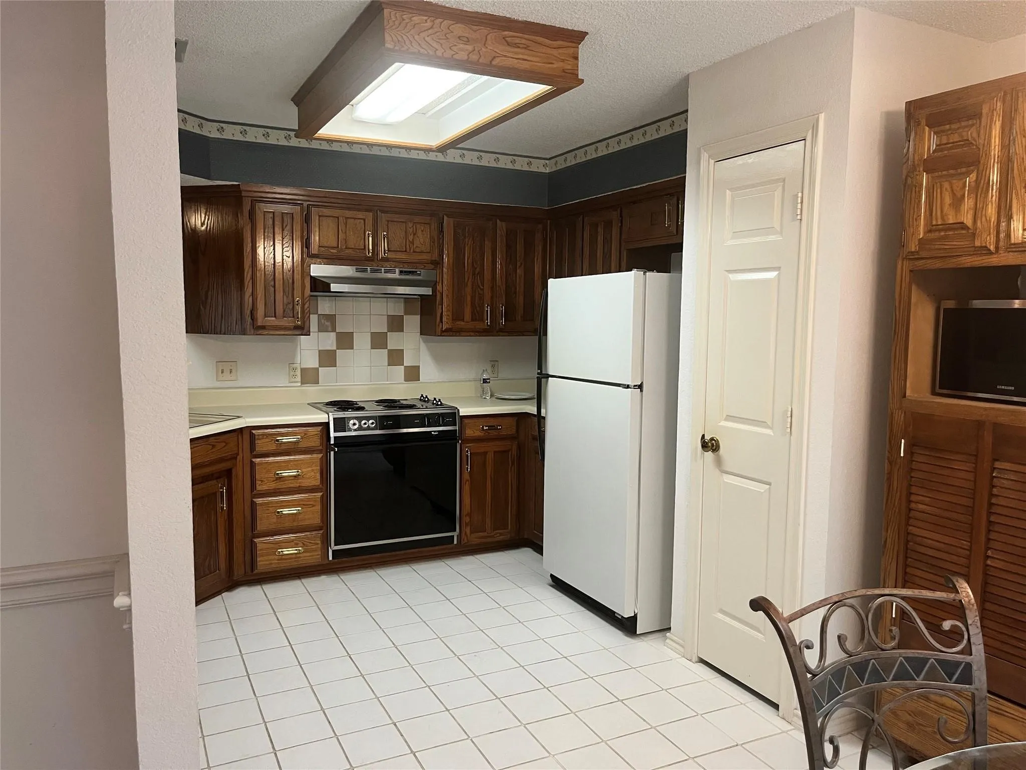 Single Family Residence For Rent in Tarrant County , 7640 Grassland Drive, Fort Worth, Texas 76133, 3 Bedroom, 2 Bathroom, 2 Garage spaces, 1,435 Sqft, built in 1986, mls#21350800, Real Estate Agent in Fort Worth, Homes For Rent in Tarrant county, Homes For Rent in Fort Worth, Realtor in Fort Worth Texas, Real Estate Brokerage Independent Realty Texas, Luminita Cordes Realtor
