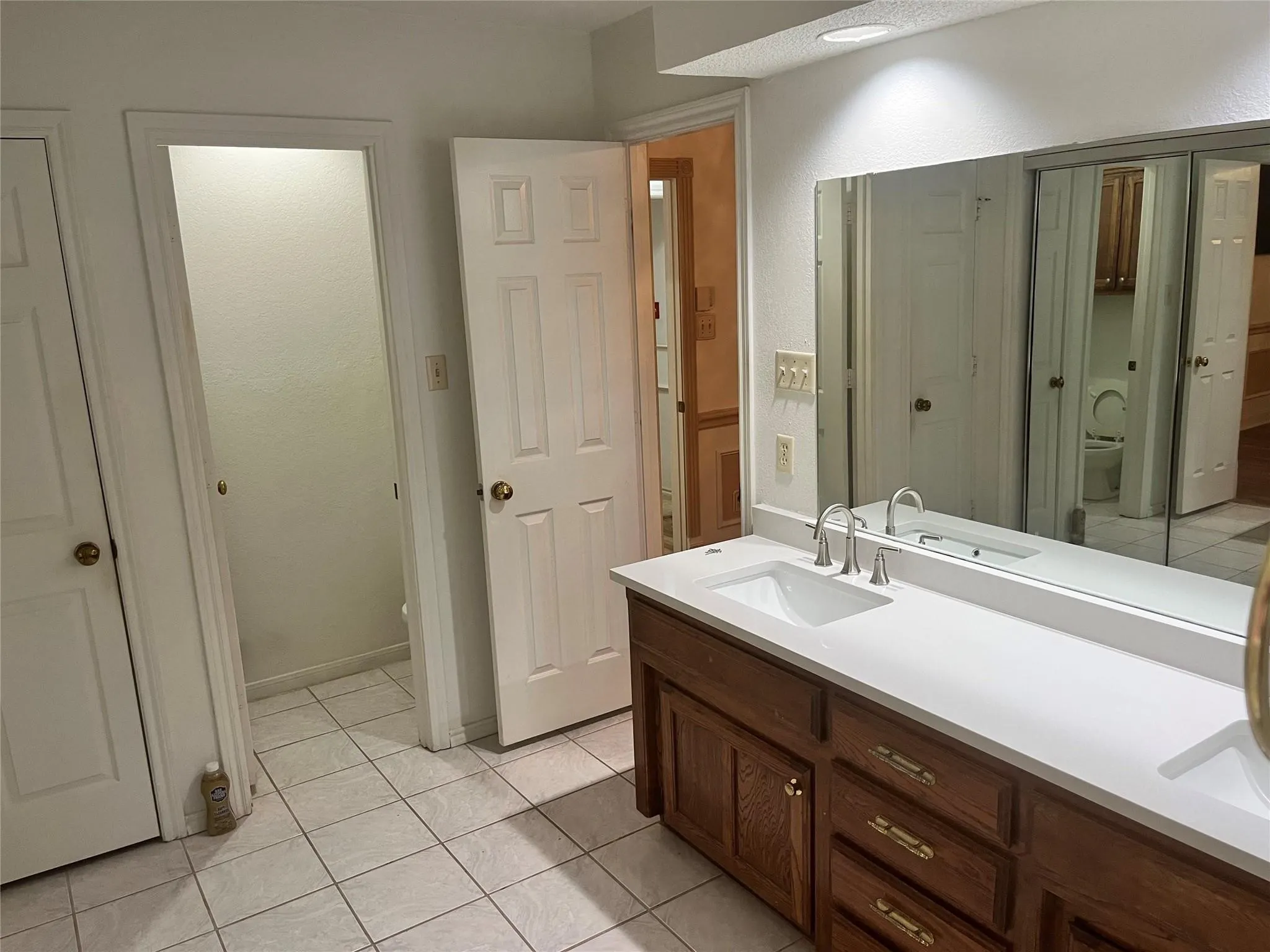 Single Family Residence For Rent in Tarrant County , 7640 Grassland Drive, Fort Worth, Texas 76133, 3 Bedroom, 2 Bathroom, 2 Garage spaces, 1,435 Sqft, built in 1986, mls#21350800, Real Estate Agent in Fort Worth, Homes For Rent in Tarrant county, Homes For Rent in Fort Worth, Realtor in Fort Worth Texas, Real Estate Brokerage Independent Realty Texas, Luminita Cordes Realtor