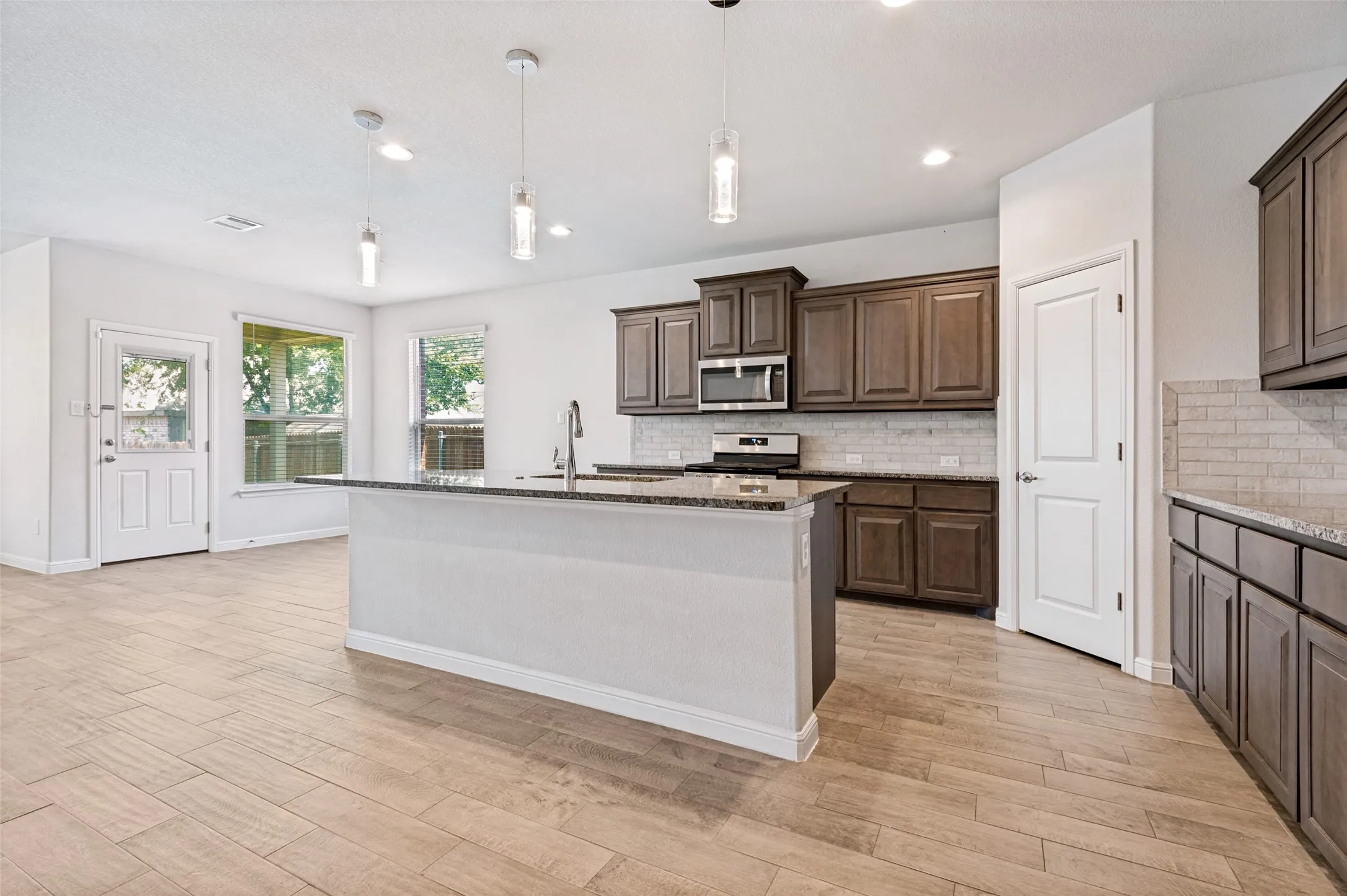Single Family Residence For Rent in Tarrant County , 9112 Sycamore Leaf Drive, Fort Worth, Texas 76179, 4 Bedroom, 2 Bathroom, 2 Garage spaces, 2,022 Sqft, built in 2020, mls#21350807, Real Estate Agent in Fort Worth, Homes For Rent in Tarrant county, Homes For Rent in Fort Worth, Realtor in Fort Worth Texas, Real Estate Brokerage Independent Realty Texas, Luminita Cordes Realtor