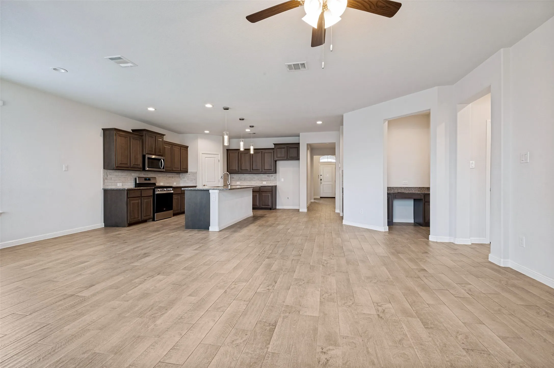 Single Family Residence For Rent in Tarrant County , 9112 Sycamore Leaf Drive, Fort Worth, Texas 76179, 4 Bedroom, 2 Bathroom, 2 Garage spaces, 2,022 Sqft, built in 2020, mls#21350807, Real Estate Agent in Fort Worth, Homes For Rent in Tarrant county, Homes For Rent in Fort Worth, Realtor in Fort Worth Texas, Real Estate Brokerage Independent Realty Texas, Luminita Cordes Realtor