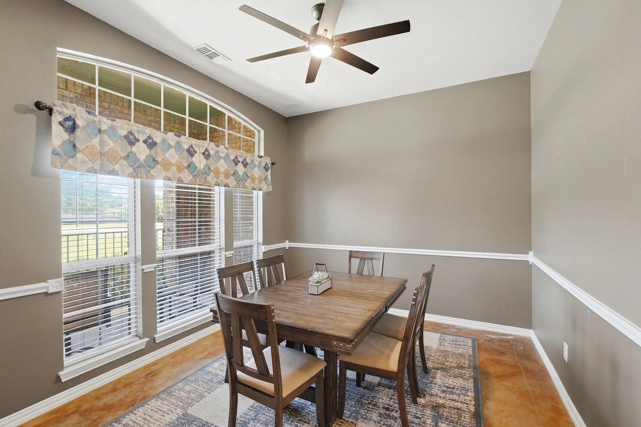 Single Family Residence For Sale in Collin County , 835 Cross Post Lane, Lowry Crossing, Texas 75069, 3 Bedroom, 3 Bathroom, 2 Garage spaces, 2,743 Sqft, built in 2004, mls#21349782, Real Estate Agent in Lowry Crossing, Homes For Sale in Collin county, Homes For Sale in Lowry Crossing, Realtor in Lowry Crossing Texas, Real Estate Brokerage Independent Realty Texas, Luminita Cordes Realtor