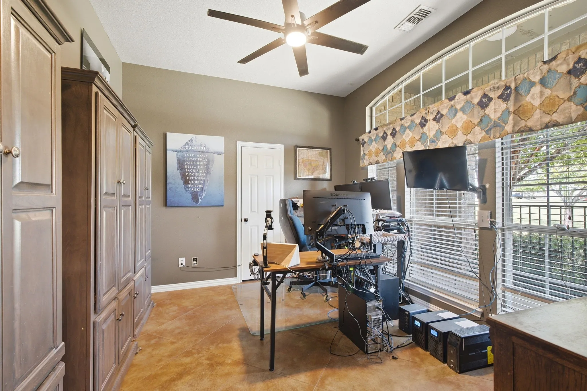 Single Family Residence For Sale in Collin County , 835 Cross Post Lane, Lowry Crossing, Texas 75069, 3 Bedroom, 3 Bathroom, 2 Garage spaces, 2,743 Sqft, built in 2004, mls#21349782, Real Estate Agent in Lowry Crossing, Homes For Sale in Collin county, Homes For Sale in Lowry Crossing, Realtor in Lowry Crossing Texas, Real Estate Brokerage Independent Realty Texas, Luminita Cordes Realtor