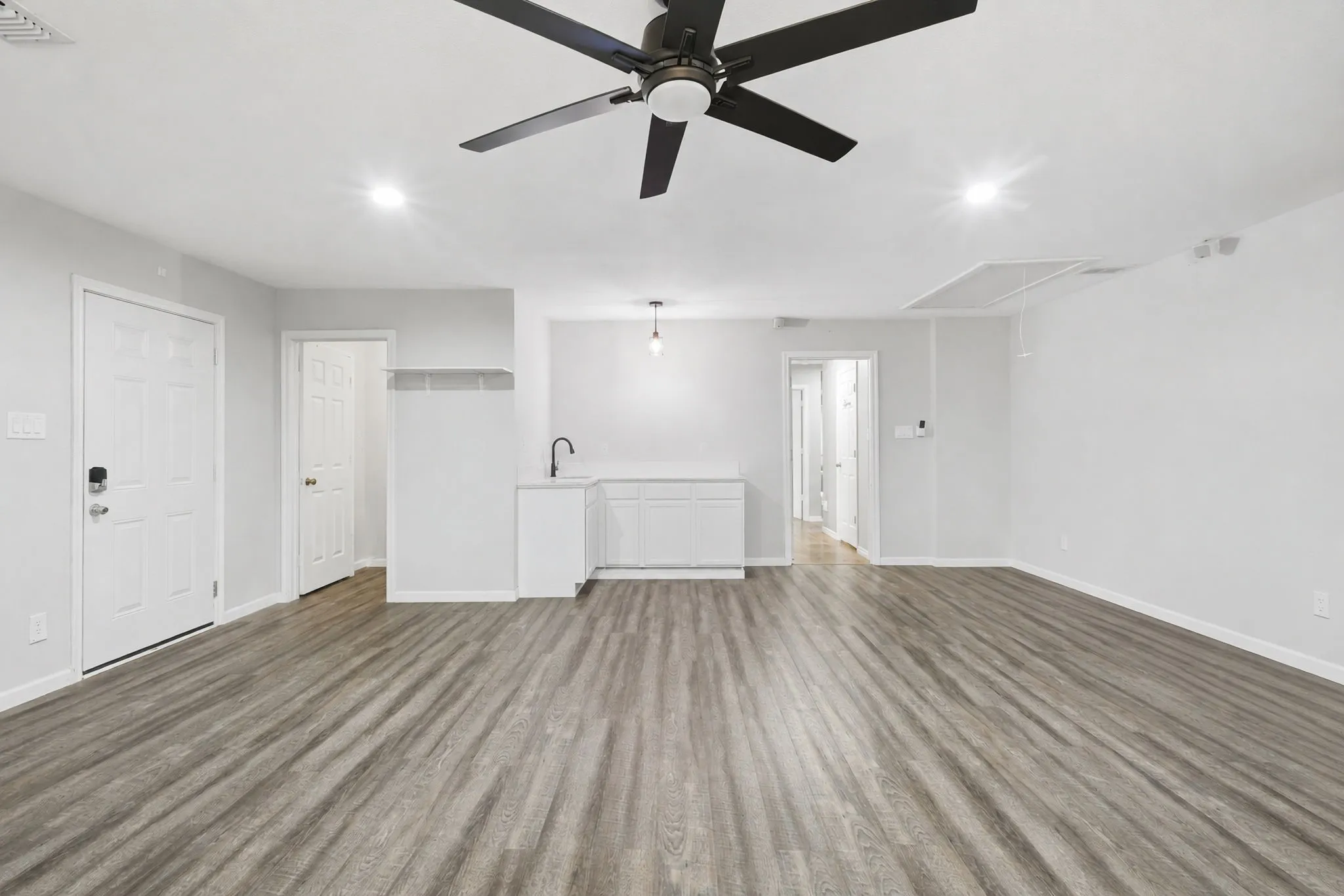 Single Family Residence For Sale in Collin County , 835 Cross Post Lane, Lowry Crossing, Texas 75069, 3 Bedroom, 3 Bathroom, 2 Garage spaces, 2,743 Sqft, built in 2004, mls#21349782, Real Estate Agent in Lowry Crossing, Homes For Sale in Collin county, Homes For Sale in Lowry Crossing, Realtor in Lowry Crossing Texas, Real Estate Brokerage Independent Realty Texas, Luminita Cordes Realtor