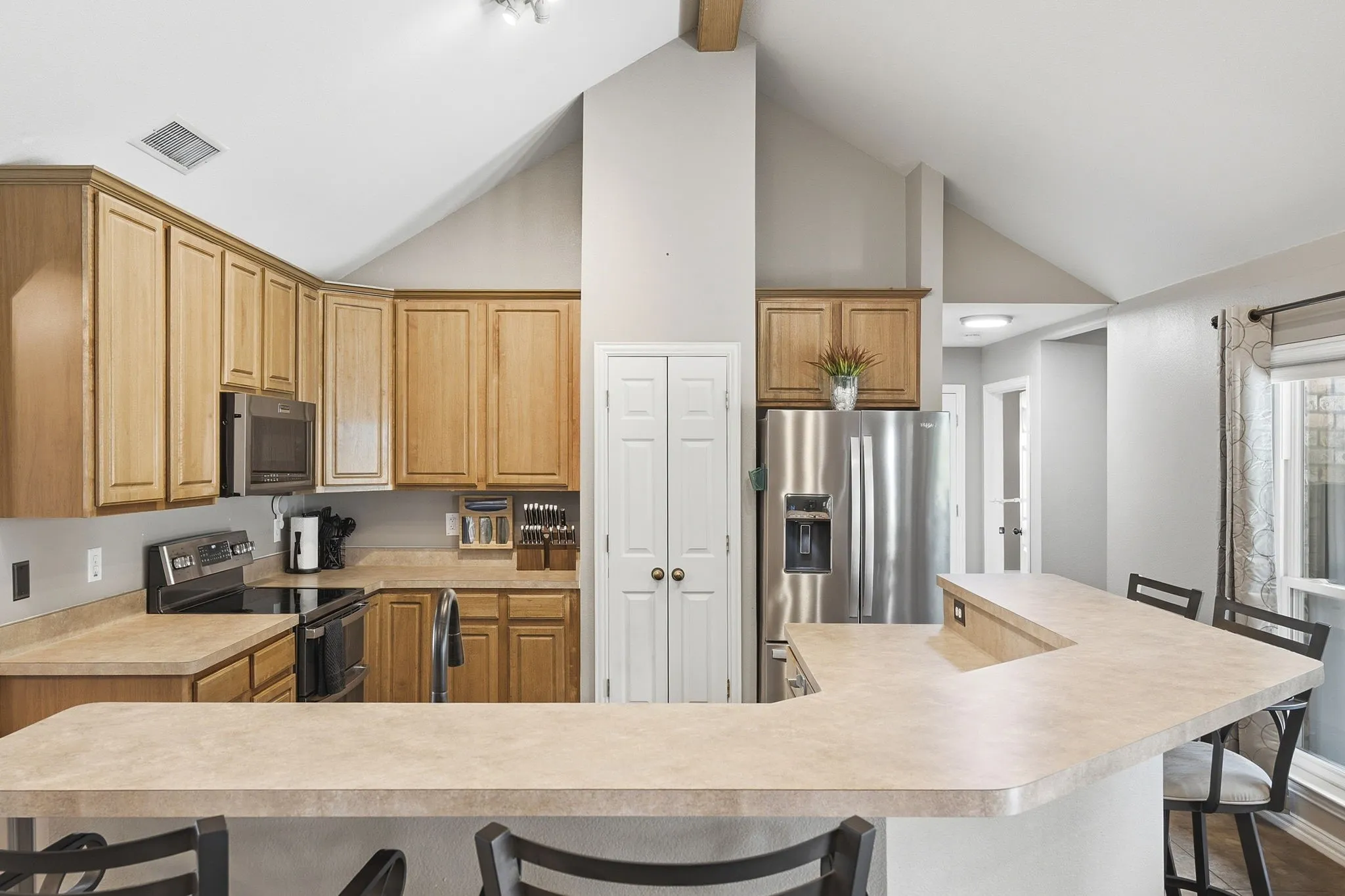 Single Family Residence For Sale in Collin County , 835 Cross Post Lane, Lowry Crossing, Texas 75069, 3 Bedroom, 3 Bathroom, 2 Garage spaces, 2,743 Sqft, built in 2004, mls#21349782, Real Estate Agent in Lowry Crossing, Homes For Sale in Collin county, Homes For Sale in Lowry Crossing, Realtor in Lowry Crossing Texas, Real Estate Brokerage Independent Realty Texas, Luminita Cordes Realtor