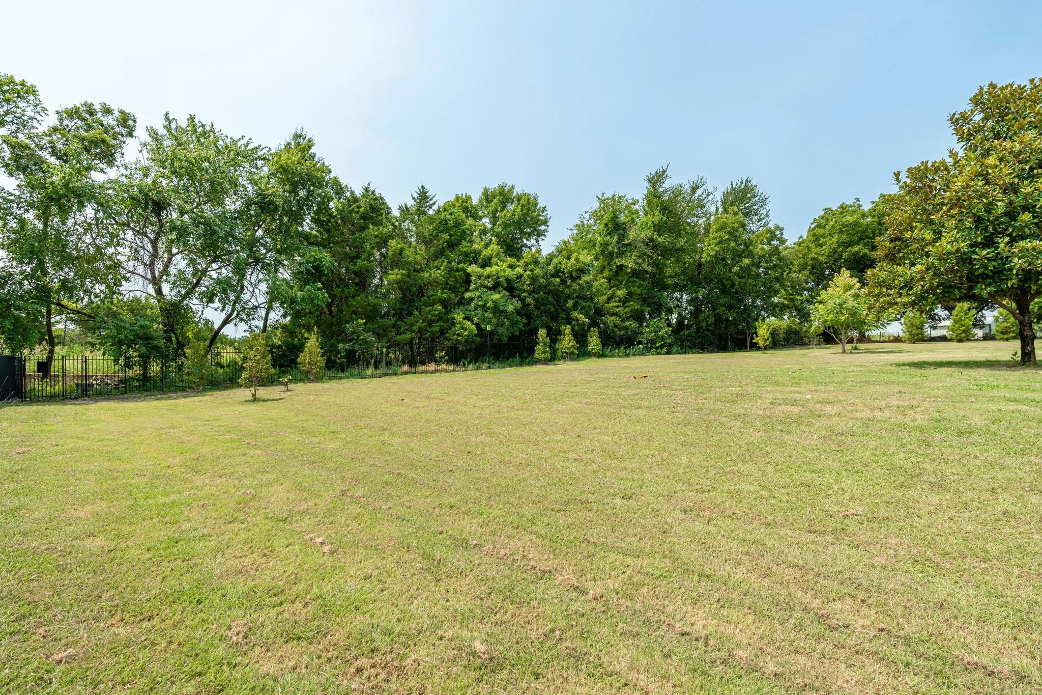 Single Family Residence For Sale in Collin County , 835 Cross Post Lane, Lowry Crossing, Texas 75069, 3 Bedroom, 3 Bathroom, 2 Garage spaces, 2,743 Sqft, built in 2004, mls#21349782, Real Estate Agent in Lowry Crossing, Homes For Sale in Collin county, Homes For Sale in Lowry Crossing, Realtor in Lowry Crossing Texas, Real Estate Brokerage Independent Realty Texas, Luminita Cordes Realtor