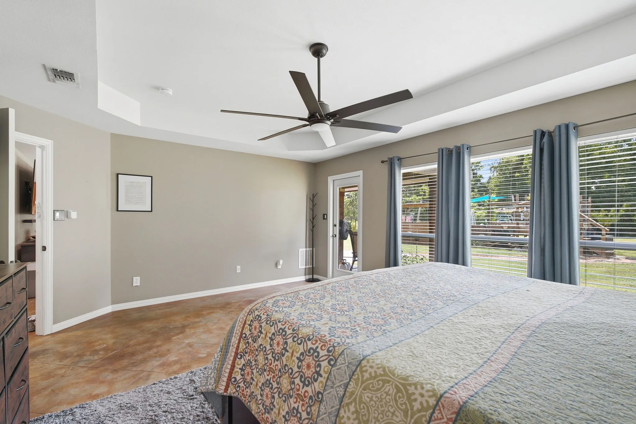 Single Family Residence For Sale in Collin County , 835 Cross Post Lane, Lowry Crossing, Texas 75069, 3 Bedroom, 3 Bathroom, 2 Garage spaces, 2,743 Sqft, built in 2004, mls#21349782, Real Estate Agent in Lowry Crossing, Homes For Sale in Collin county, Homes For Sale in Lowry Crossing, Realtor in Lowry Crossing Texas, Real Estate Brokerage Independent Realty Texas, Luminita Cordes Realtor