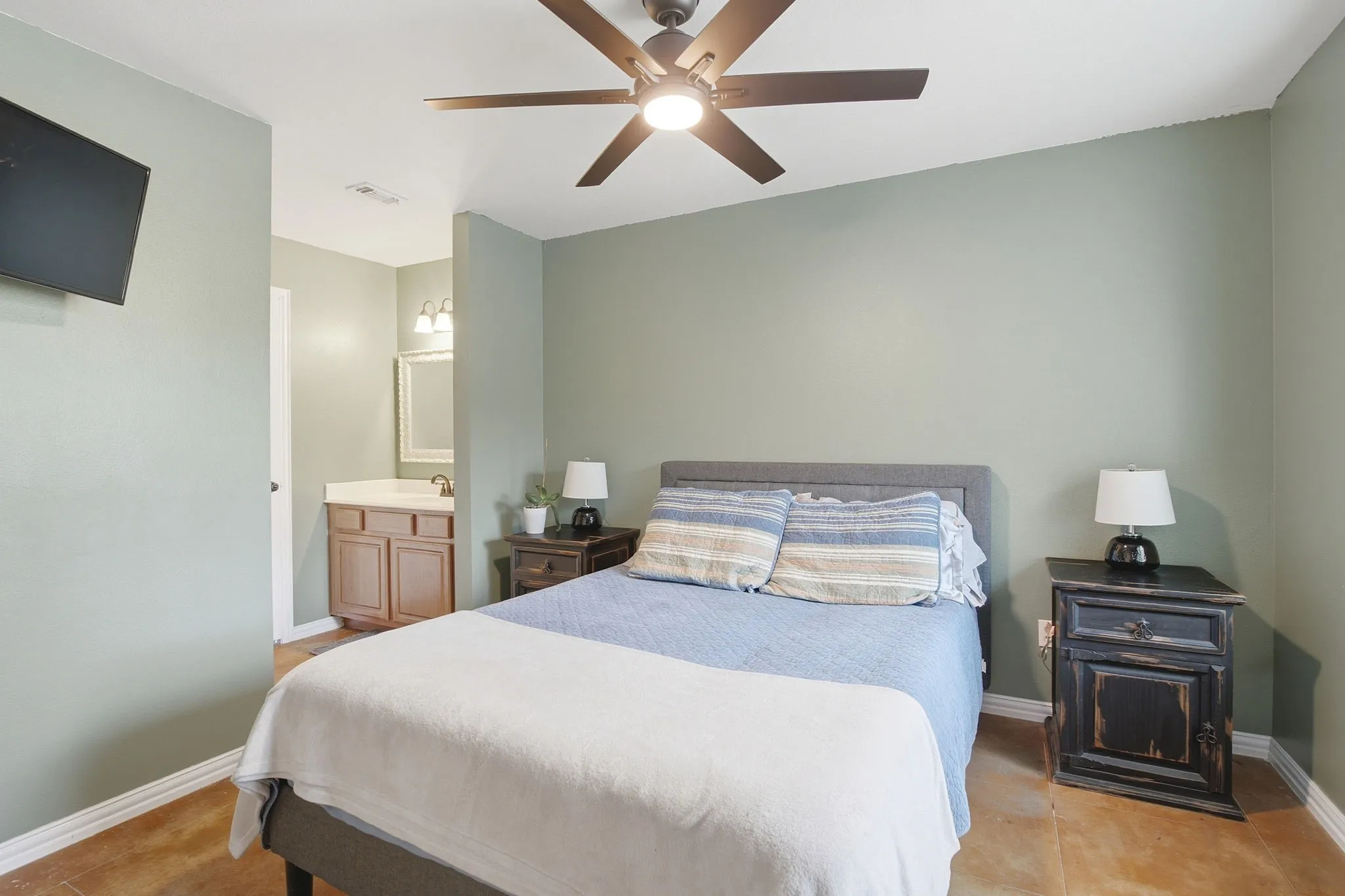 Single Family Residence For Sale in Collin County , 835 Cross Post Lane, Lowry Crossing, Texas 75069, 3 Bedroom, 3 Bathroom, 2 Garage spaces, 2,743 Sqft, built in 2004, mls#21349782, Real Estate Agent in Lowry Crossing, Homes For Sale in Collin county, Homes For Sale in Lowry Crossing, Realtor in Lowry Crossing Texas, Real Estate Brokerage Independent Realty Texas, Luminita Cordes Realtor