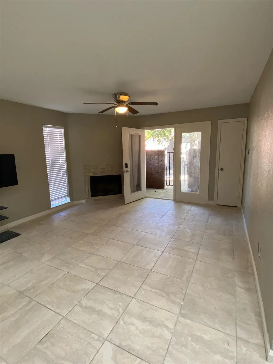 Condominium For Sale in Dallas County , 9827 Walnut Street 112, Dallas, Texas 75243, 1 Bedroom, 1 Bathroom, Garage spaces, 551 Sqft, built in 1983, Price $65,000, mls#21350822, Real Estate Agent in Dallas, Homes For Sale in Dallas county, Homes For Sale in Dallas, Realtor in Dallas Texas, Real Estate Brokerage Independent Realty Texas, Luminita Cordes Realtor