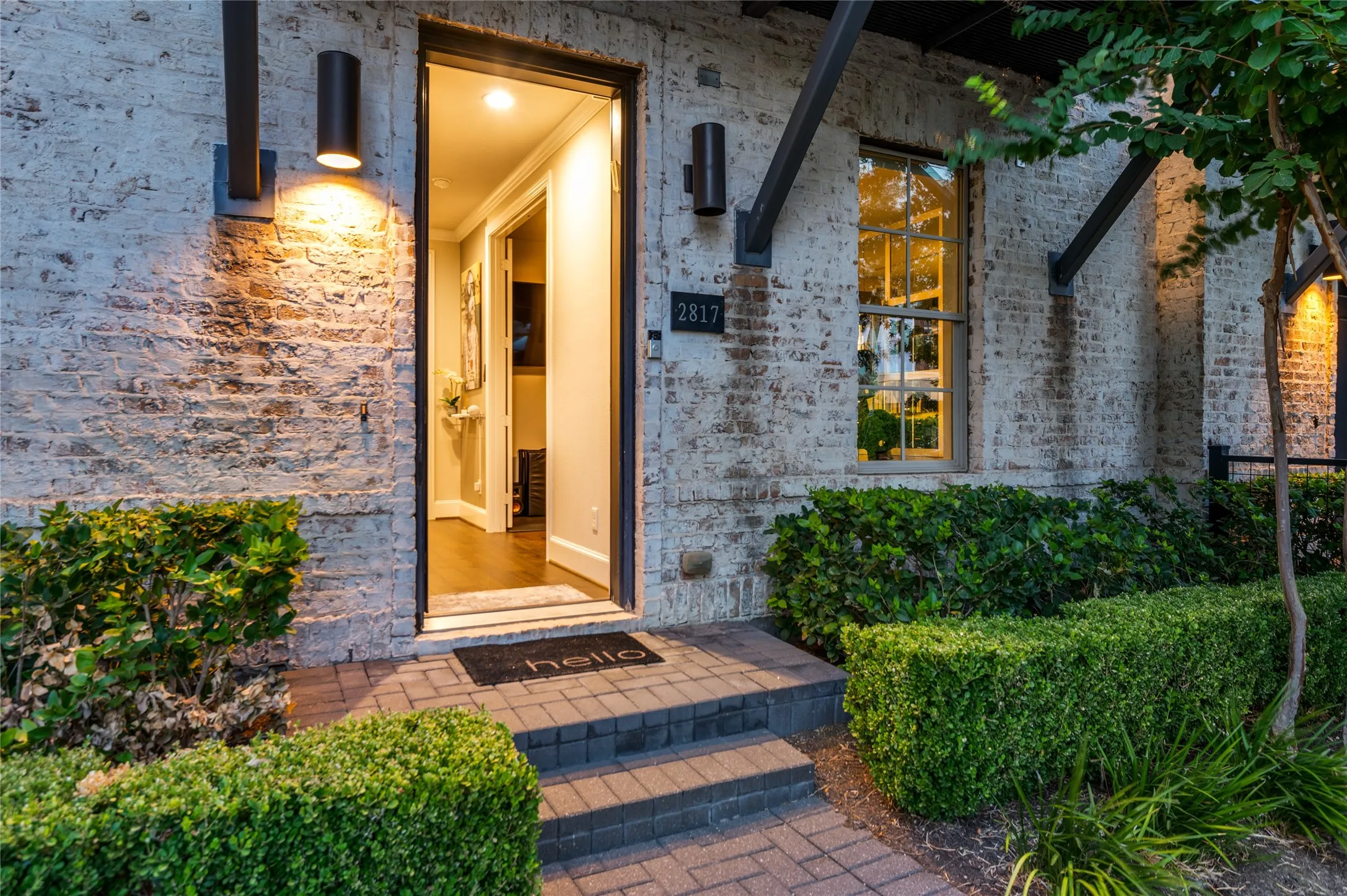 Townhouse For Rent in Dallas County , 2817 Shelby Avenue, Dallas, Texas 75219, 3 Bedroom, 4 Bathroom, 2 Garage spaces, 2,442 Sqft, built in 2017, mls#21348652, Real Estate Agent in Dallas, Homes For Rent in Dallas county, Homes For Rent in Dallas, Realtor in Dallas Texas, Real Estate Brokerage Independent Realty Texas, Luminita Cordes Realtor