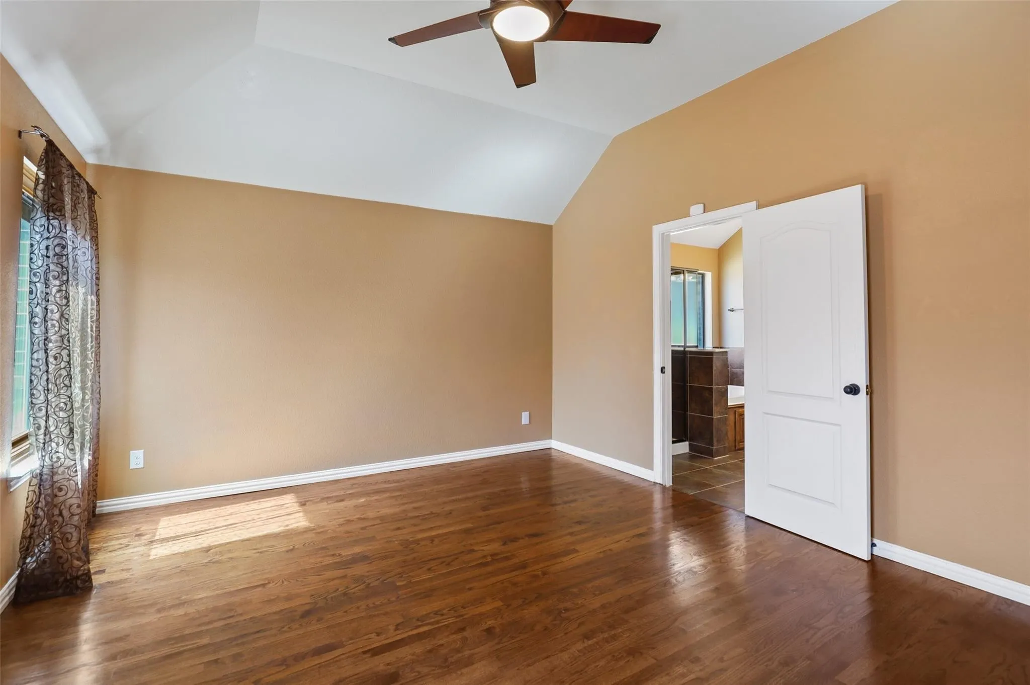 Single Family Residence For Rent in Denton County , 11708 Beach Street, Frisco, Texas 75036, 3 Bedroom, 2 Bathroom, 2 Garage spaces, 2,381 Sqft, built in 2013, mls#21350823, Real Estate Agent in Frisco, Homes For Rent in Denton county, Homes For Rent in Frisco, Realtor in Frisco Texas, Real Estate Brokerage Independent Realty Texas, Luminita Cordes Realtor