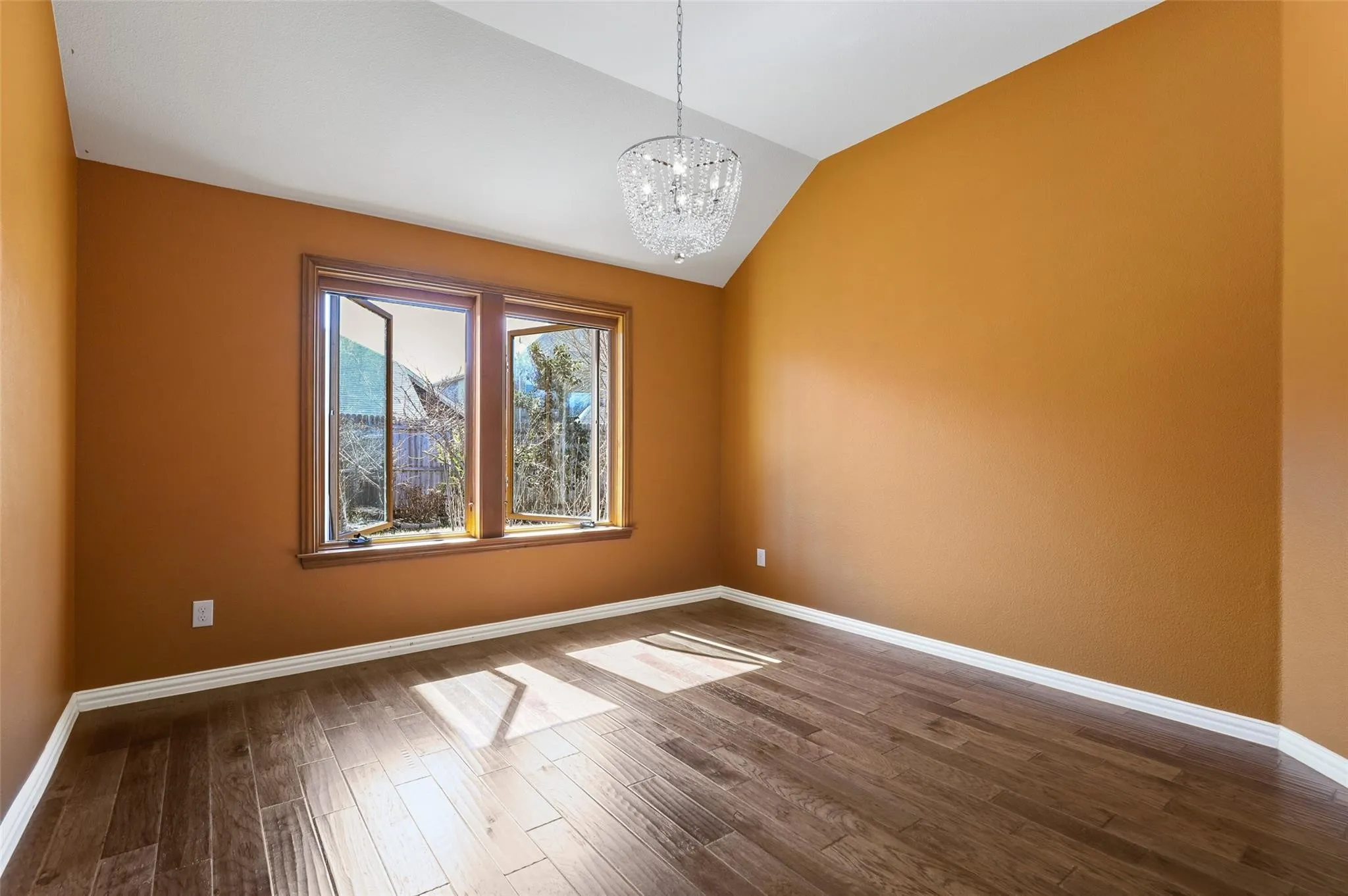 Single Family Residence For Rent in Denton County , 11708 Beach Street, Frisco, Texas 75036, 3 Bedroom, 2 Bathroom, 2 Garage spaces, 2,381 Sqft, built in 2013, mls#21350823, Real Estate Agent in Frisco, Homes For Rent in Denton county, Homes For Rent in Frisco, Realtor in Frisco Texas, Real Estate Brokerage Independent Realty Texas, Luminita Cordes Realtor