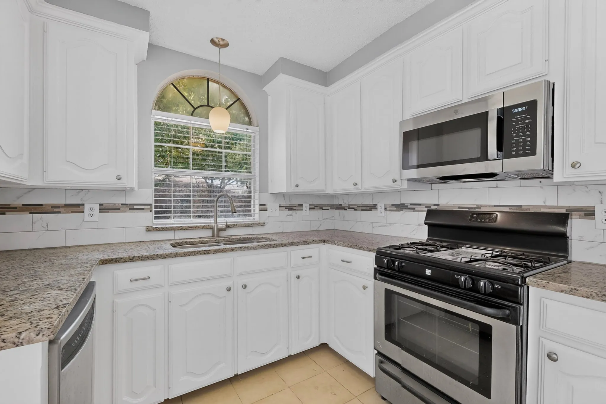 Single Family Residence For Rent in Collin County , 7700 Tournament Road, Frisco, Texas 75035, 3 Bedroom, 2 Bathroom, 1 Garage spaces, 1,450 Sqft, built in 1993, mls#21350125, Real Estate Agent in Frisco, Homes For Rent in Collin county, Homes For Rent in Frisco, Realtor in Frisco Texas, Real Estate Brokerage Independent Realty Texas, Luminita Cordes Realtor