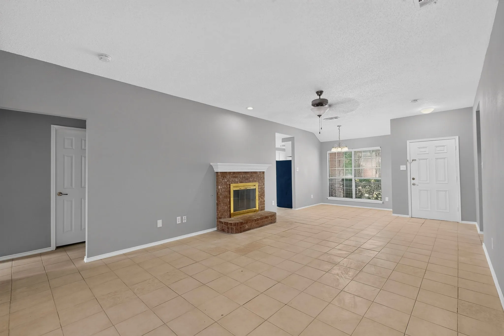 Single Family Residence For Rent in Collin County , 7700 Tournament Road, Frisco, Texas 75035, 3 Bedroom, 2 Bathroom, 1 Garage spaces, 1,450 Sqft, built in 1993, mls#21350125, Real Estate Agent in Frisco, Homes For Rent in Collin county, Homes For Rent in Frisco, Realtor in Frisco Texas, Real Estate Brokerage Independent Realty Texas, Luminita Cordes Realtor