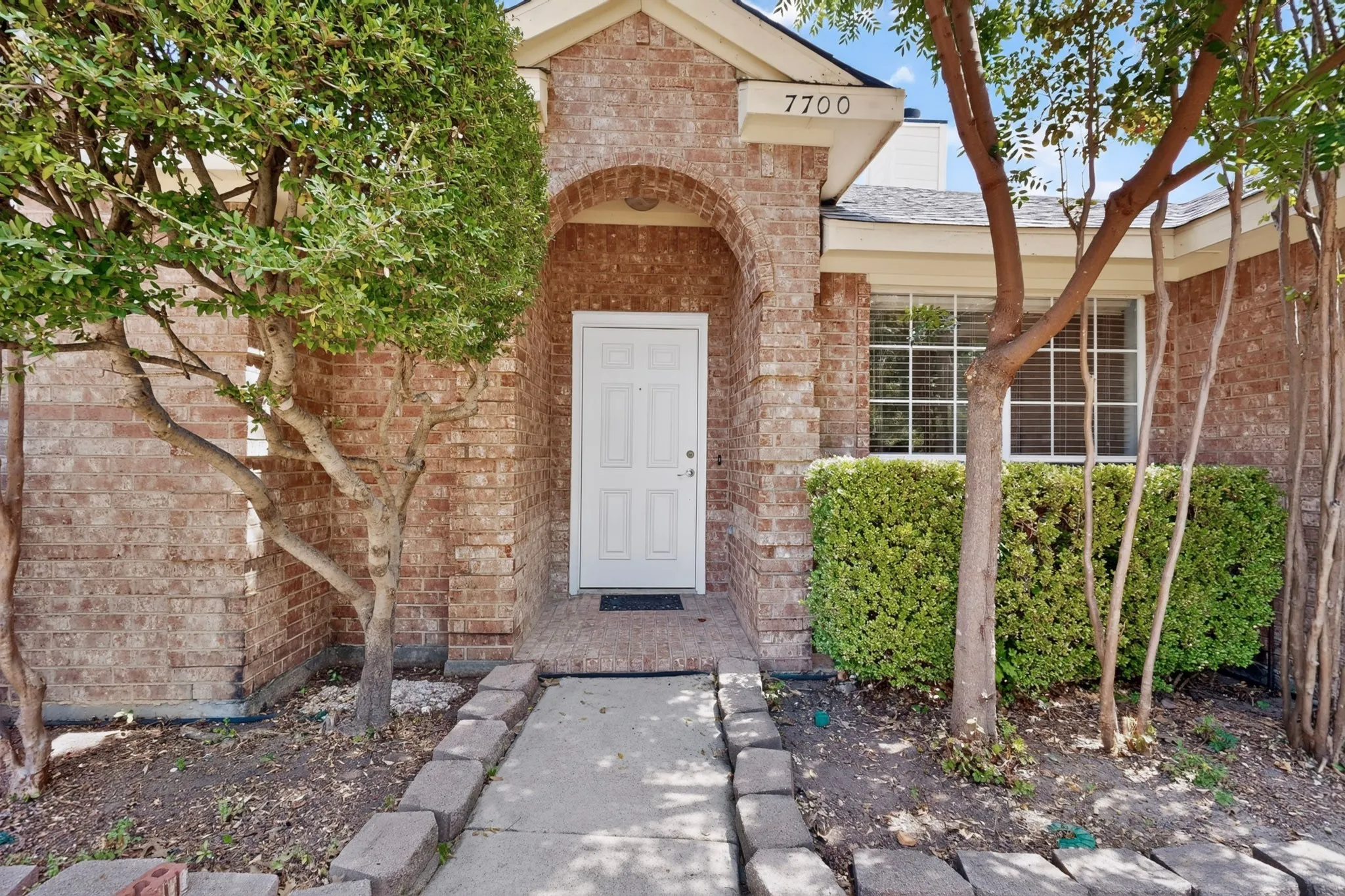 Single Family Residence For Rent in Collin County , 7700 Tournament Road, Frisco, Texas 75035, 3 Bedroom, 2 Bathroom, 1 Garage spaces, 1,450 Sqft, built in 1993, mls#21350125, Real Estate Agent in Frisco, Homes For Rent in Collin county, Homes For Rent in Frisco, Realtor in Frisco Texas, Real Estate Brokerage Independent Realty Texas, Luminita Cordes Realtor
