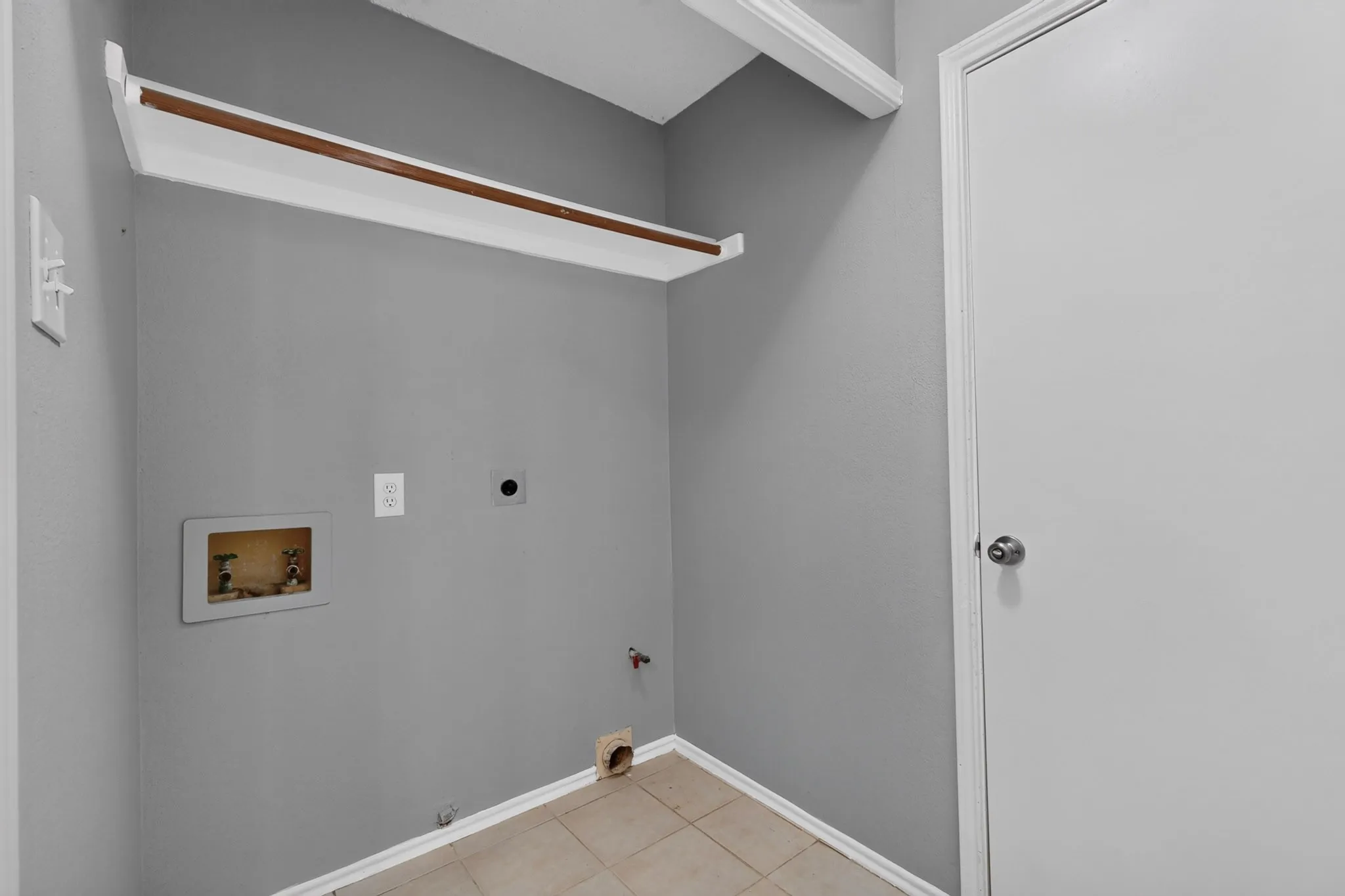 Single Family Residence For Rent in Collin County , 7700 Tournament Road, Frisco, Texas 75035, 3 Bedroom, 2 Bathroom, 1 Garage spaces, 1,450 Sqft, built in 1993, mls#21350125, Real Estate Agent in Frisco, Homes For Rent in Collin county, Homes For Rent in Frisco, Realtor in Frisco Texas, Real Estate Brokerage Independent Realty Texas, Luminita Cordes Realtor
