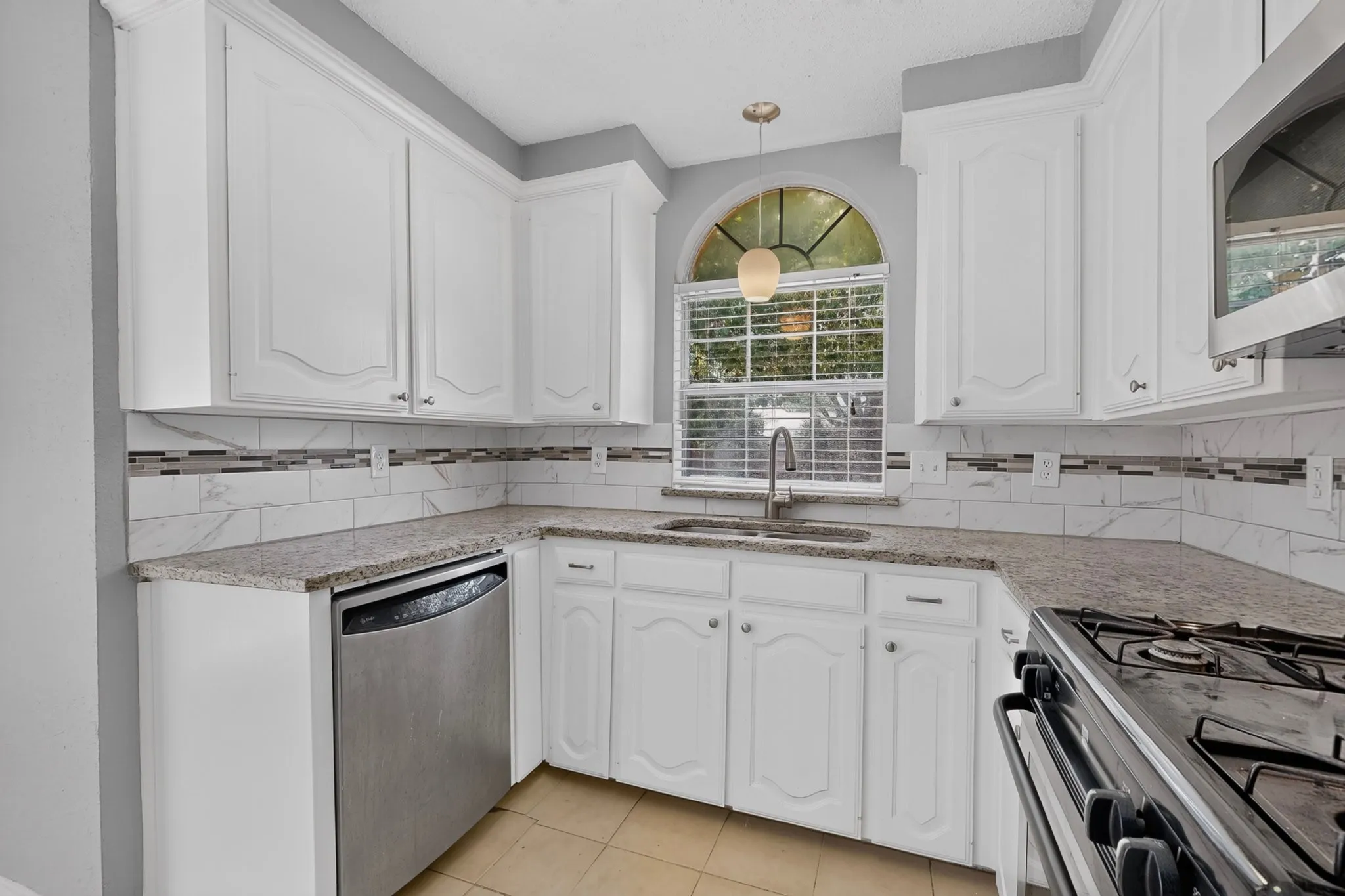 Single Family Residence For Rent in Collin County , 7700 Tournament Road, Frisco, Texas 75035, 3 Bedroom, 2 Bathroom, 1 Garage spaces, 1,450 Sqft, built in 1993, mls#21350125, Real Estate Agent in Frisco, Homes For Rent in Collin county, Homes For Rent in Frisco, Realtor in Frisco Texas, Real Estate Brokerage Independent Realty Texas, Luminita Cordes Realtor