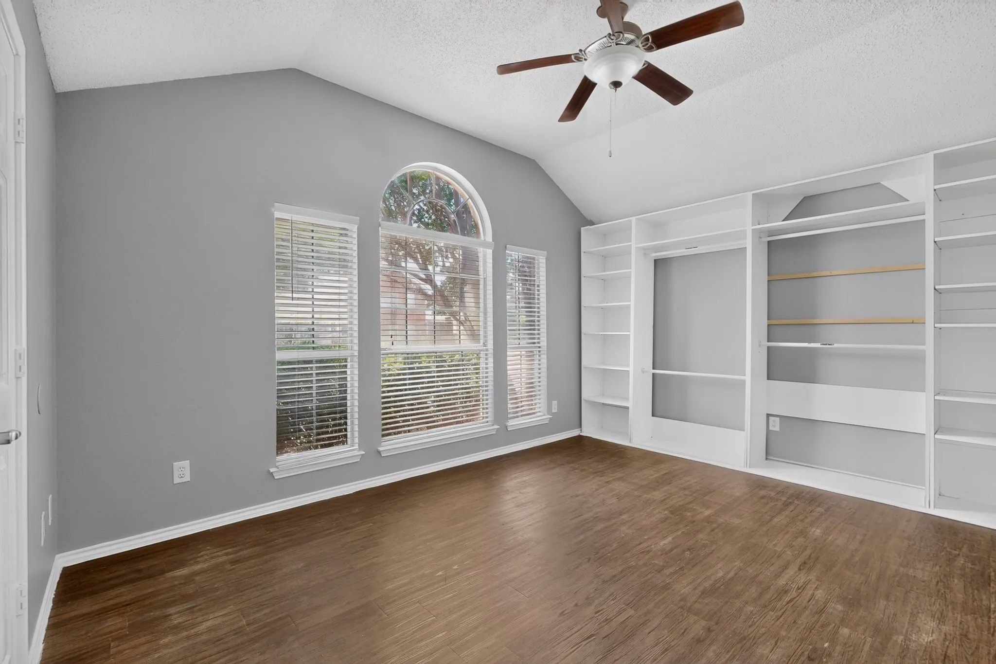 Single Family Residence For Rent in Collin County , 7700 Tournament Road, Frisco, Texas 75035, 3 Bedroom, 2 Bathroom, 1 Garage spaces, 1,450 Sqft, built in 1993, mls#21350125, Real Estate Agent in Frisco, Homes For Rent in Collin county, Homes For Rent in Frisco, Realtor in Frisco Texas, Real Estate Brokerage Independent Realty Texas, Luminita Cordes Realtor