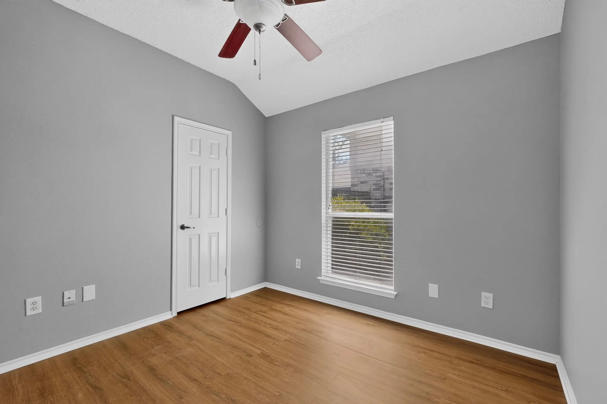 Single Family Residence For Rent in Collin County , 7700 Tournament Road, Frisco, Texas 75035, 3 Bedroom, 2 Bathroom, 1 Garage spaces, 1,450 Sqft, built in 1993, mls#21350125, Real Estate Agent in Frisco, Homes For Rent in Collin county, Homes For Rent in Frisco, Realtor in Frisco Texas, Real Estate Brokerage Independent Realty Texas, Luminita Cordes Realtor