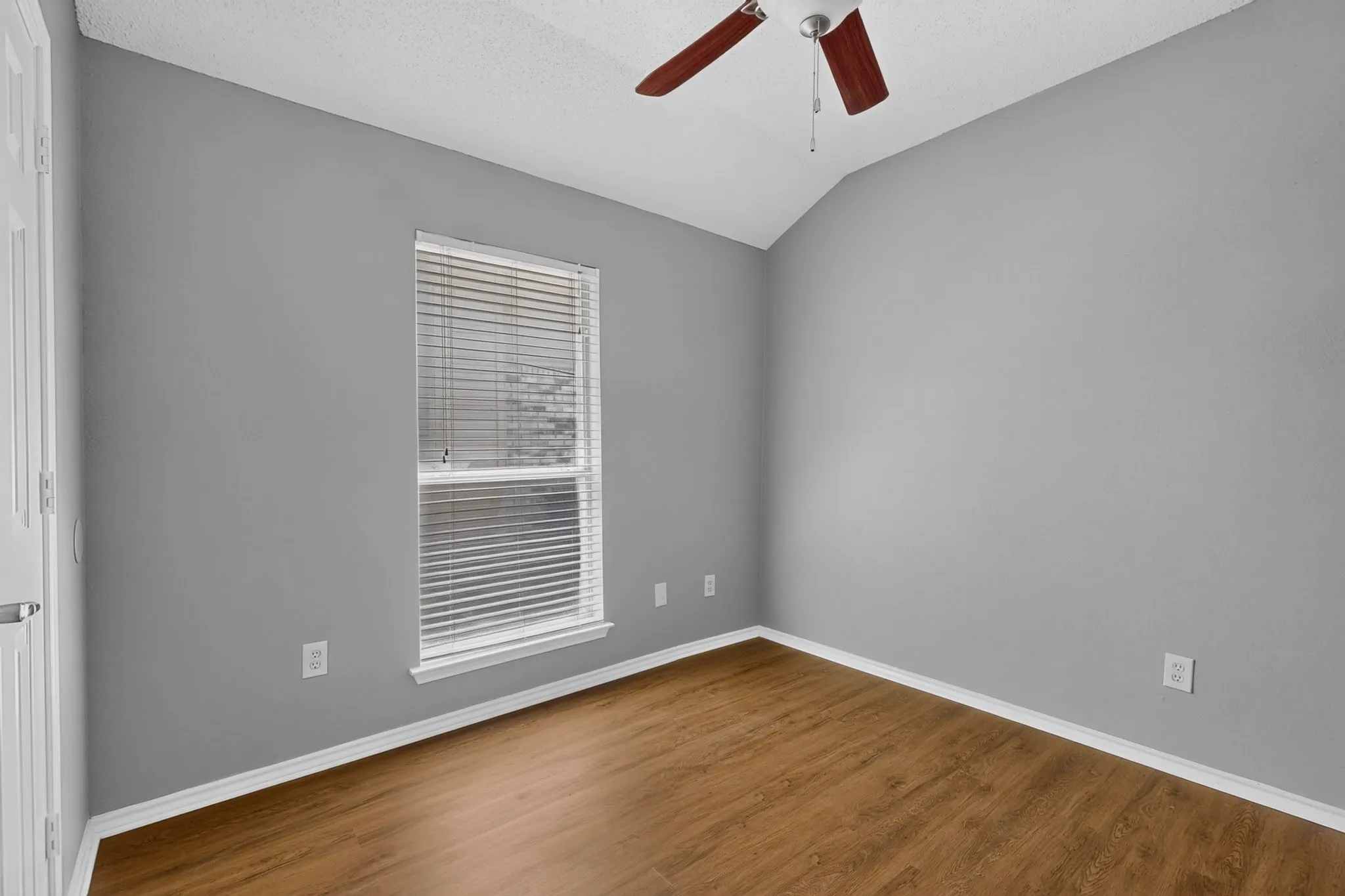 Single Family Residence For Rent in Collin County , 7700 Tournament Road, Frisco, Texas 75035, 3 Bedroom, 2 Bathroom, 1 Garage spaces, 1,450 Sqft, built in 1993, mls#21350125, Real Estate Agent in Frisco, Homes For Rent in Collin county, Homes For Rent in Frisco, Realtor in Frisco Texas, Real Estate Brokerage Independent Realty Texas, Luminita Cordes Realtor